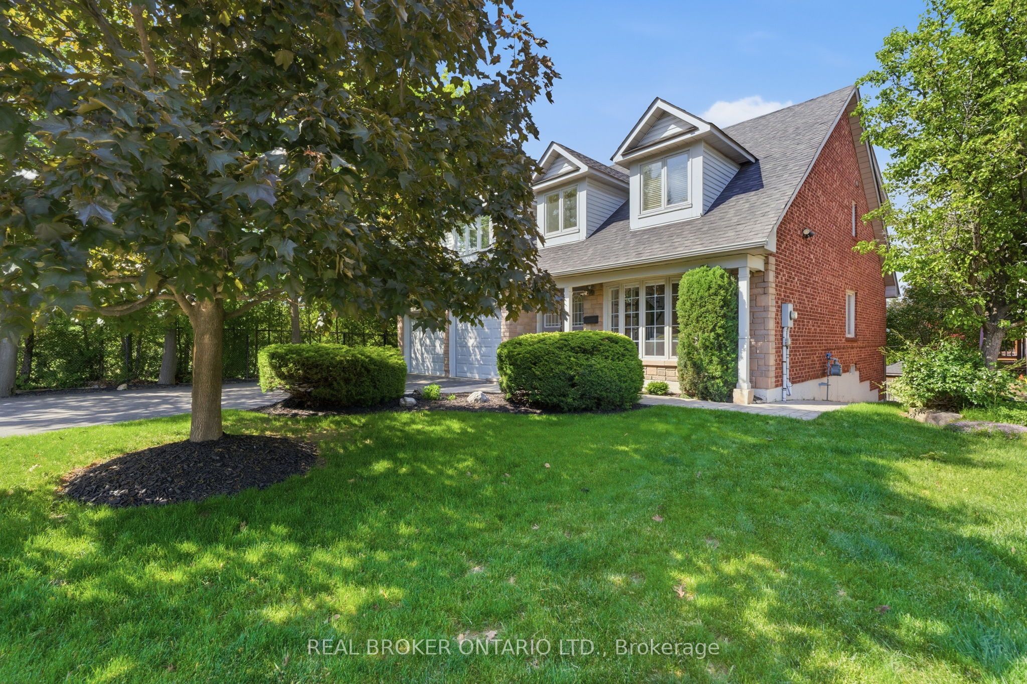 2205 Shaftesbury Court, Oakville, ON L6H 6C6 photo 4