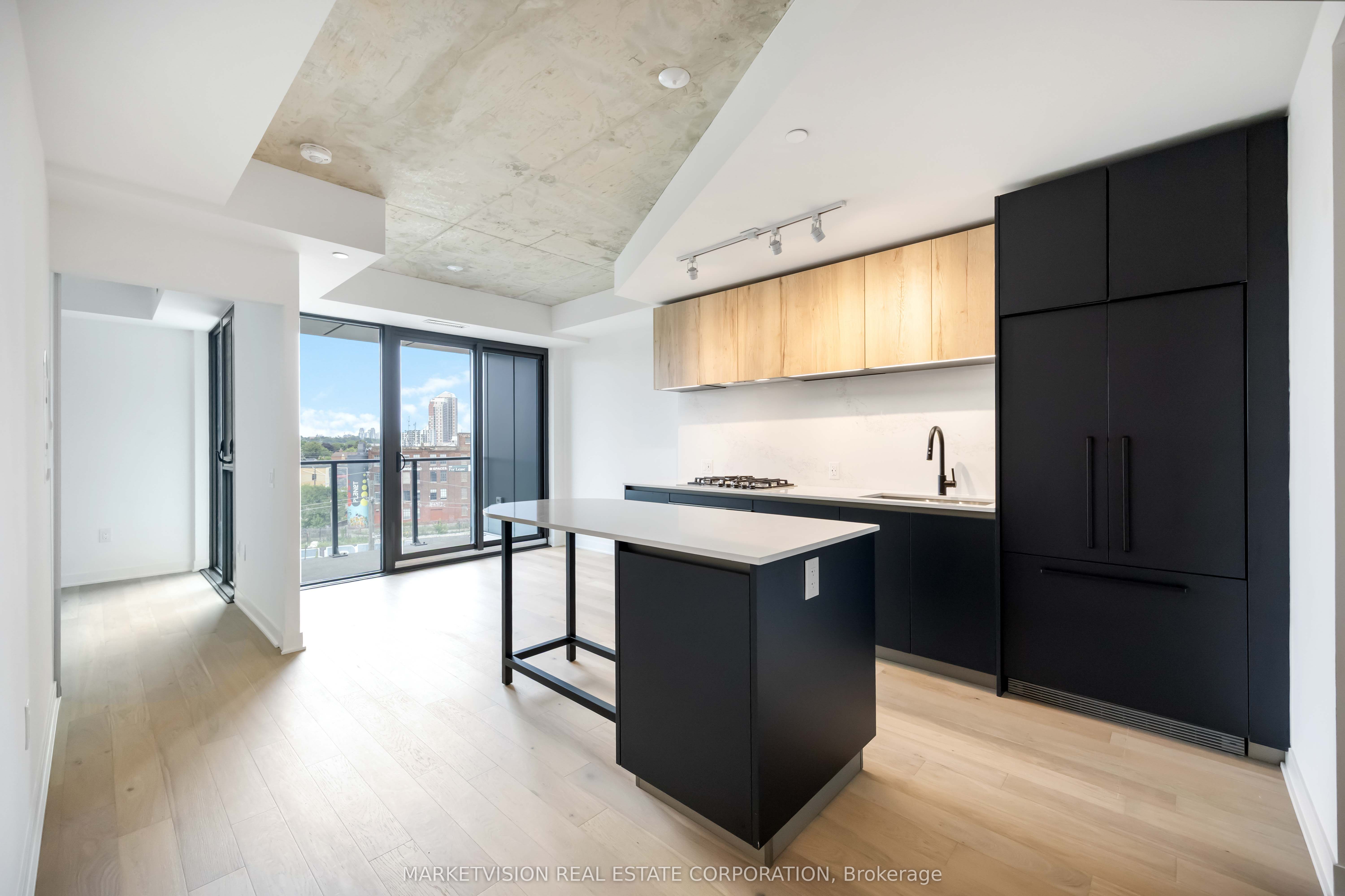 2625 Dundas Street W 610, Toronto, ON M6P 0C5 photo 3