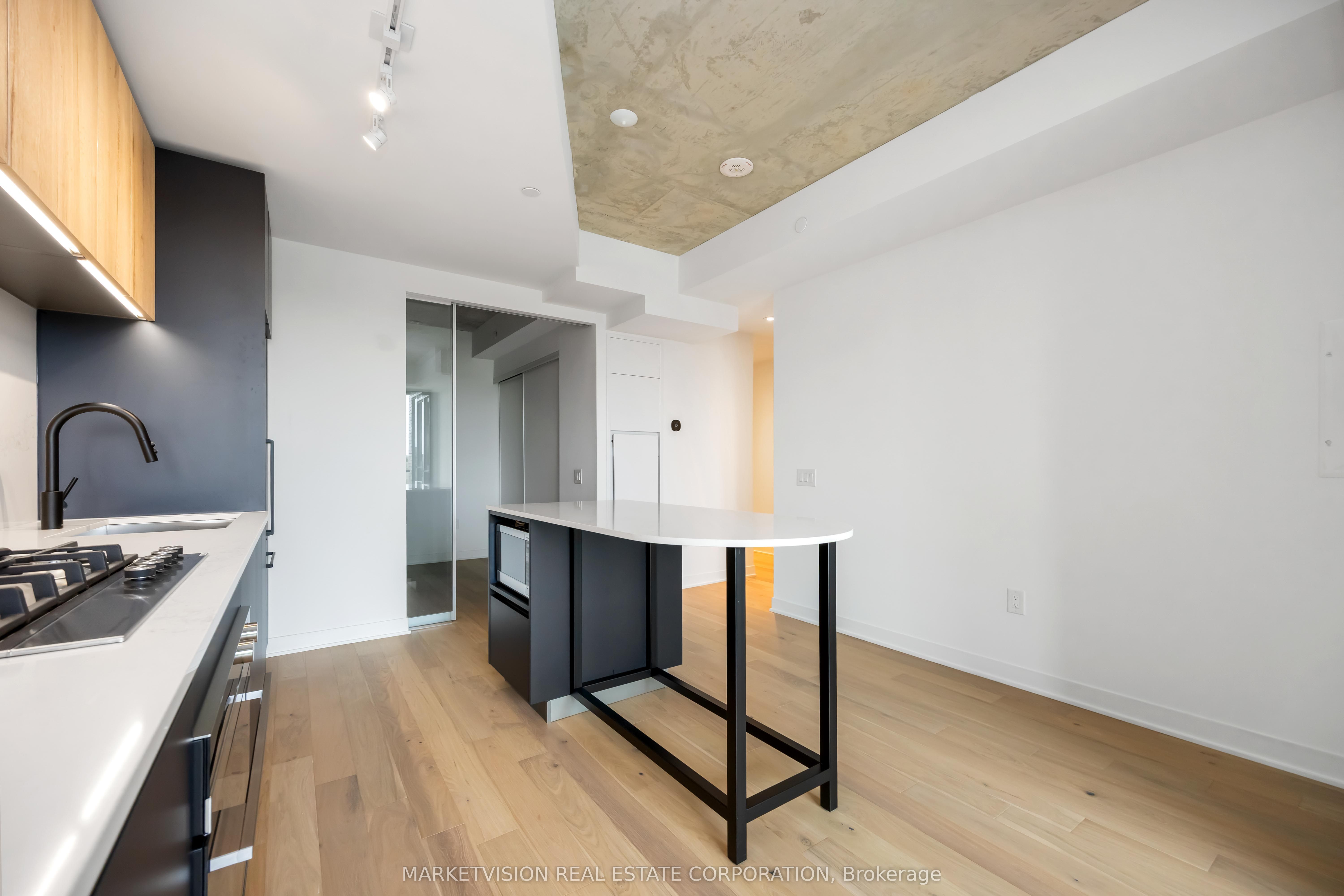 2625 Dundas Street W 610, Toronto, ON M6P 0C5 photo 5