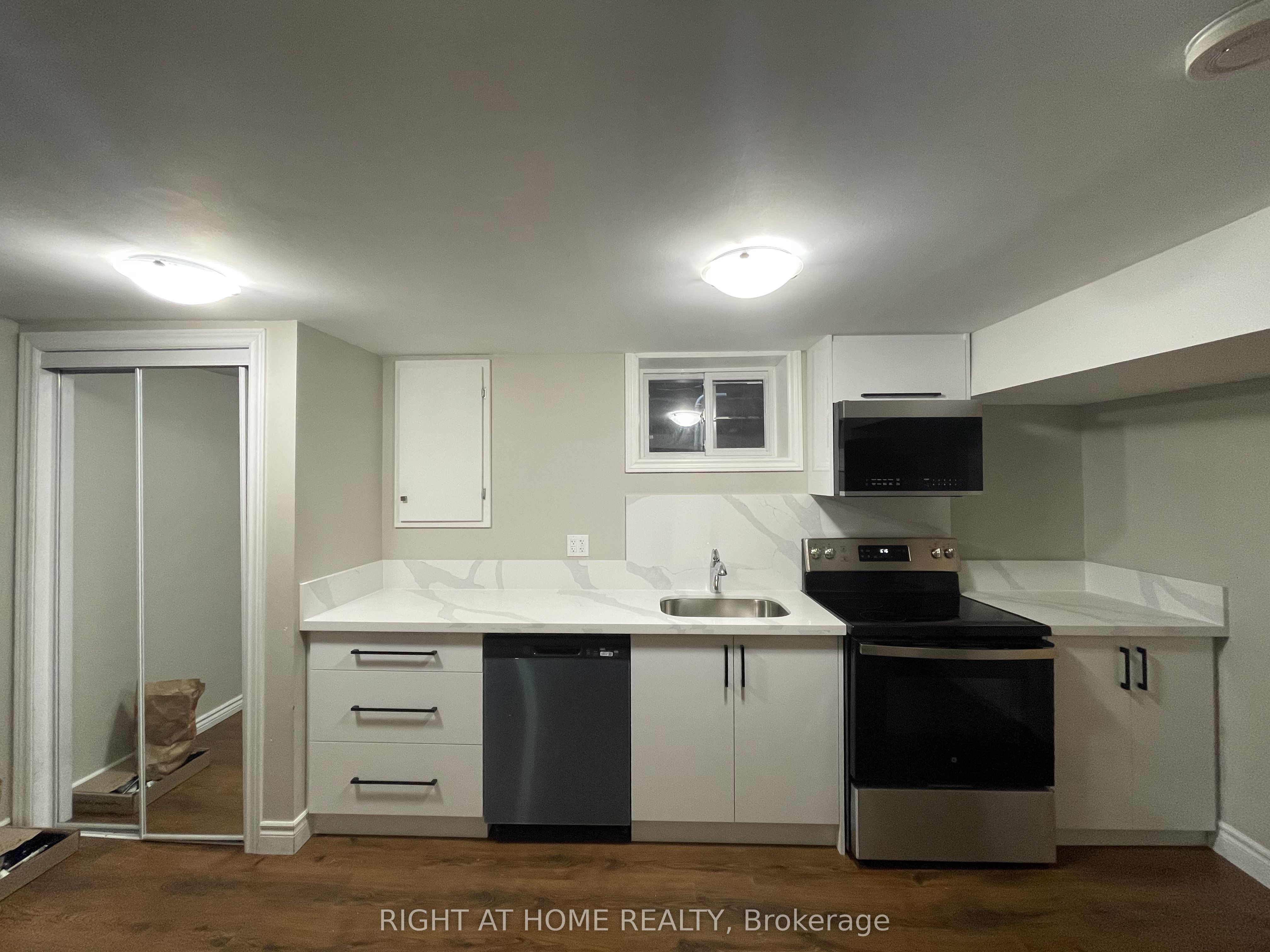 1311 Davenport Road B, Toronto, ON M6H 2H3