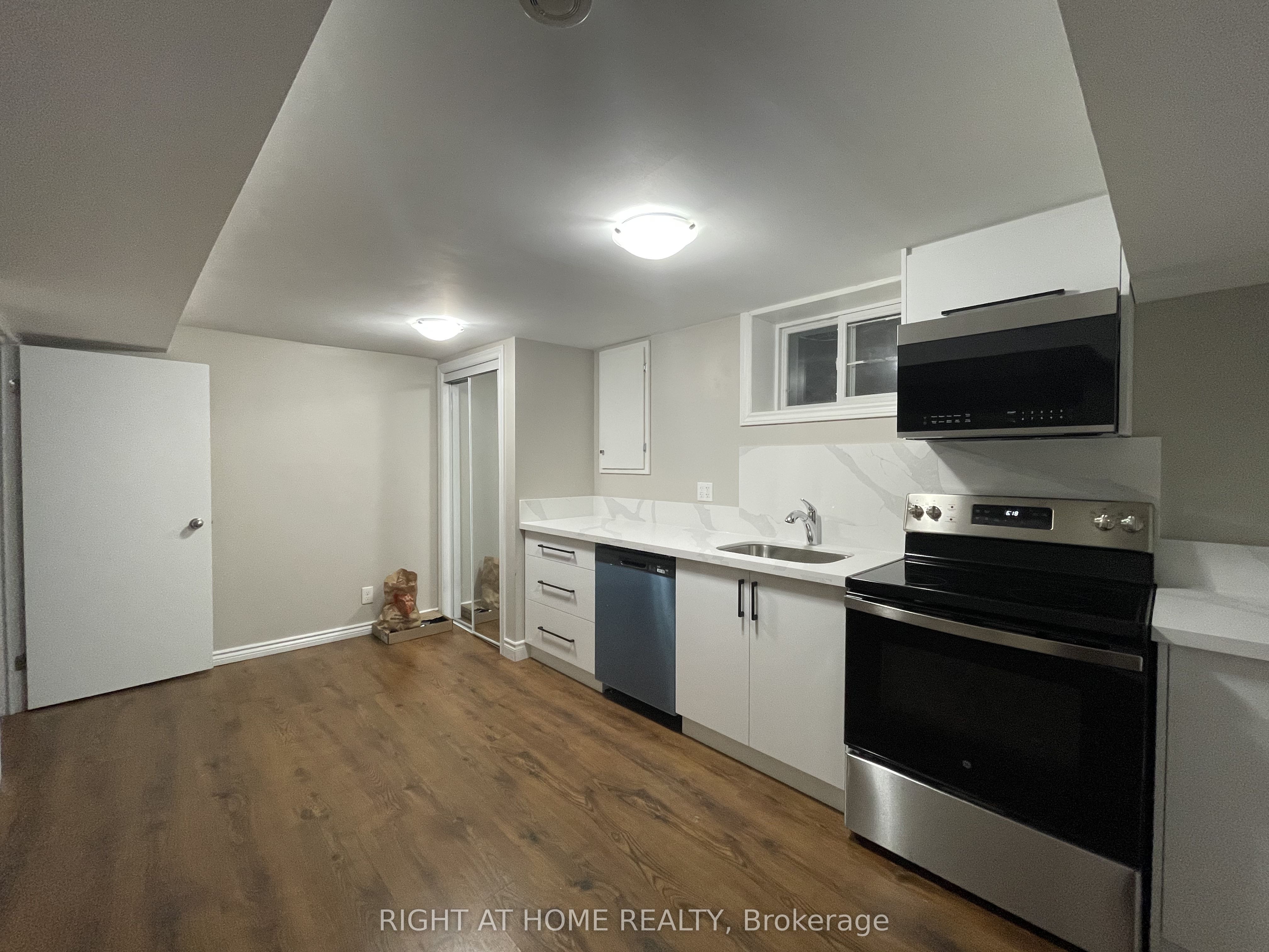 1311 Davenport Road B, Toronto, ON M6H 2H3 photo 2