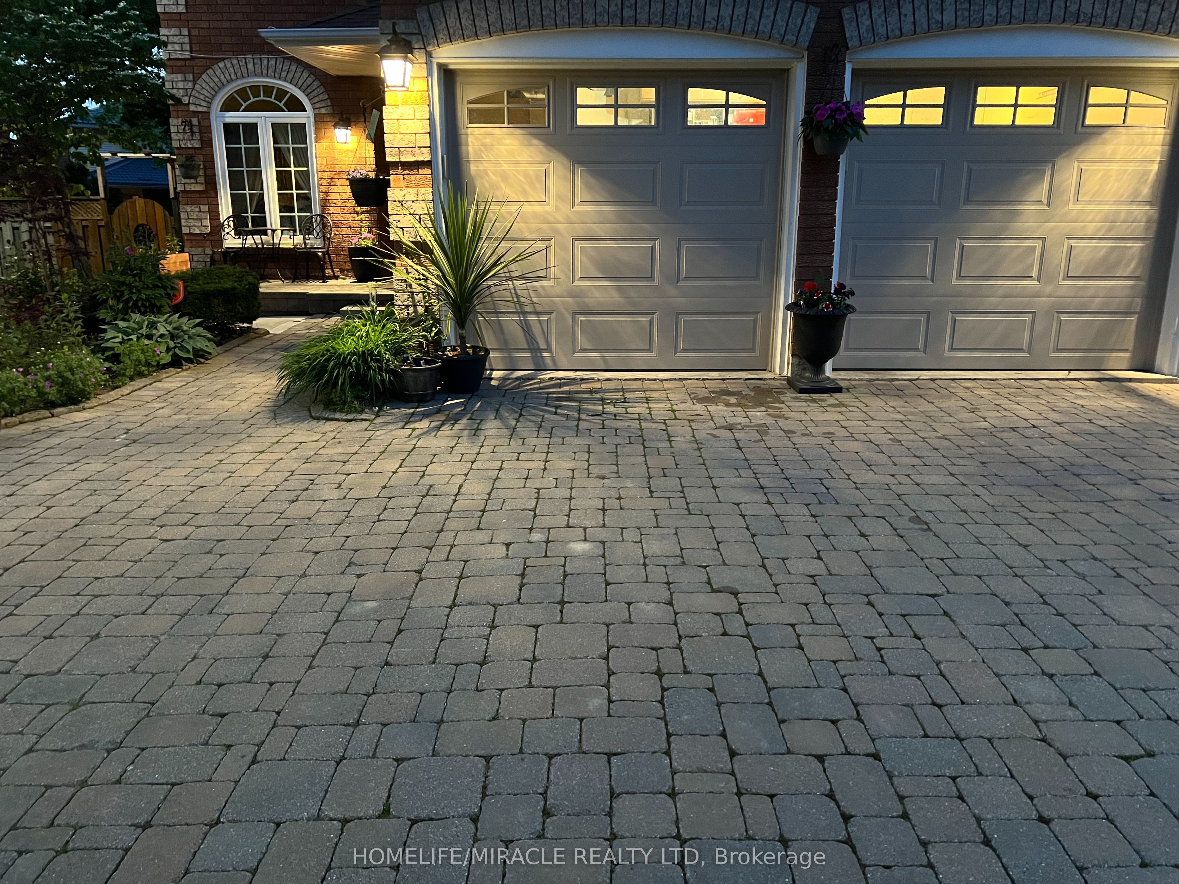5522 Fleur-De-Lis Court, Mississauga, ON L5R 2Z6 photo 2