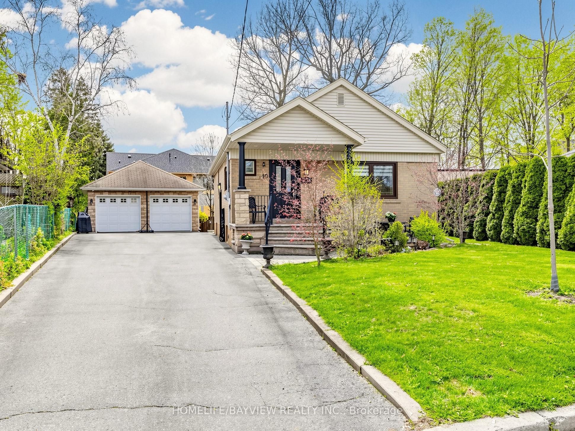 10 Woolton Crescent, Toronto, ON M6M 4K9 photo 2