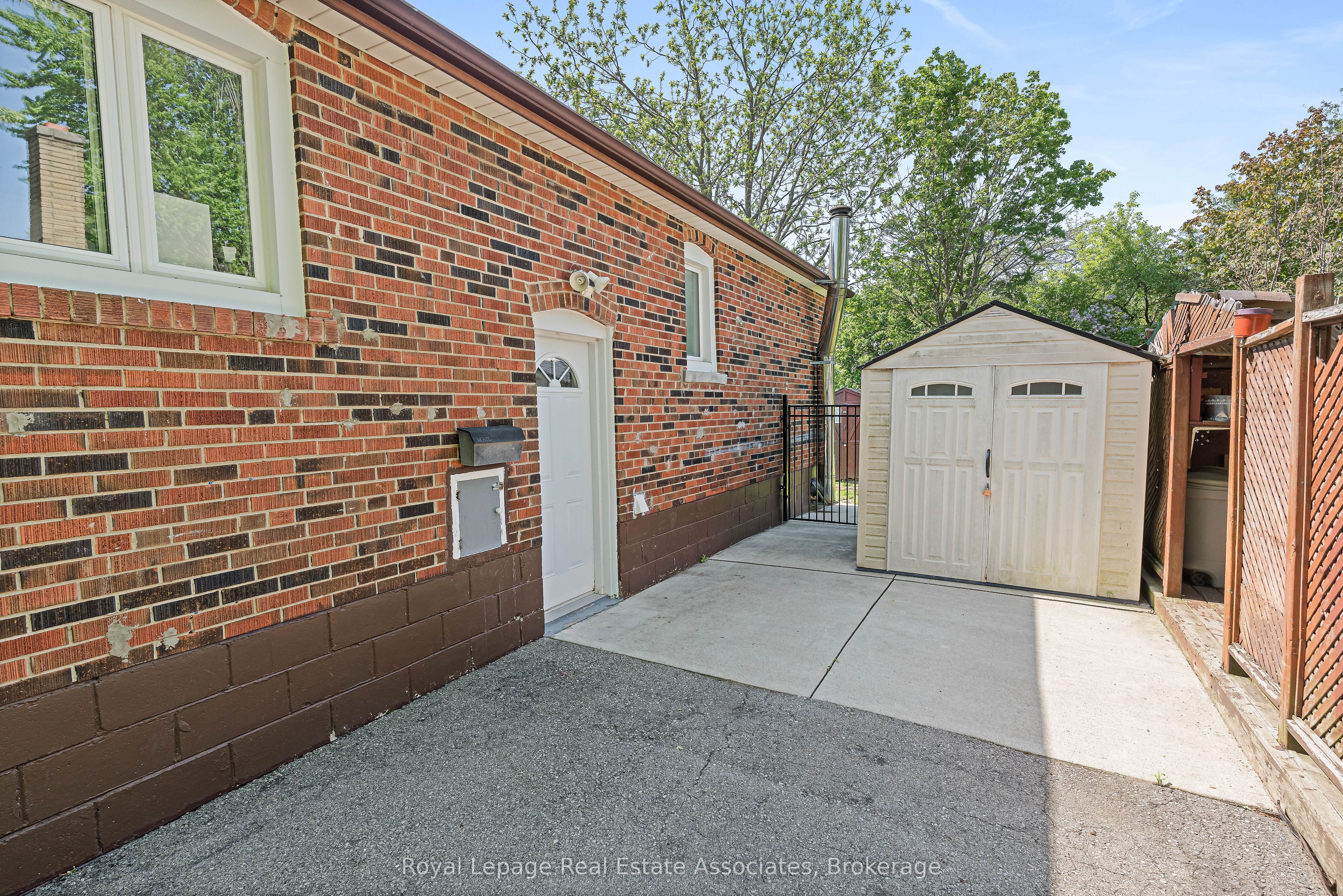 18 Shelley Street, Halton Hills, ON L7G 3W9 photo 3