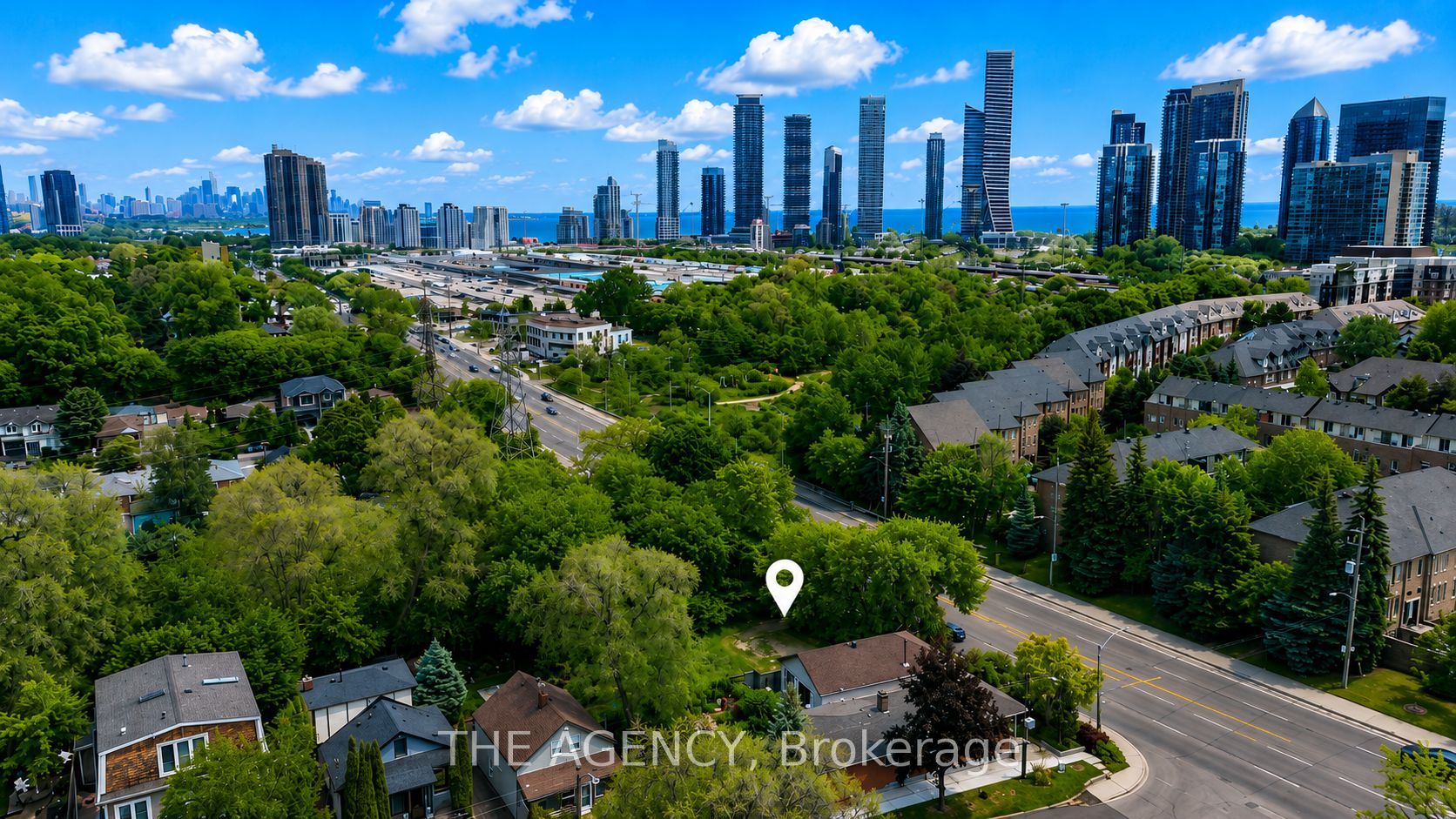 580 The Queensway, Toronto, ON M8Y 1J9 photo 3