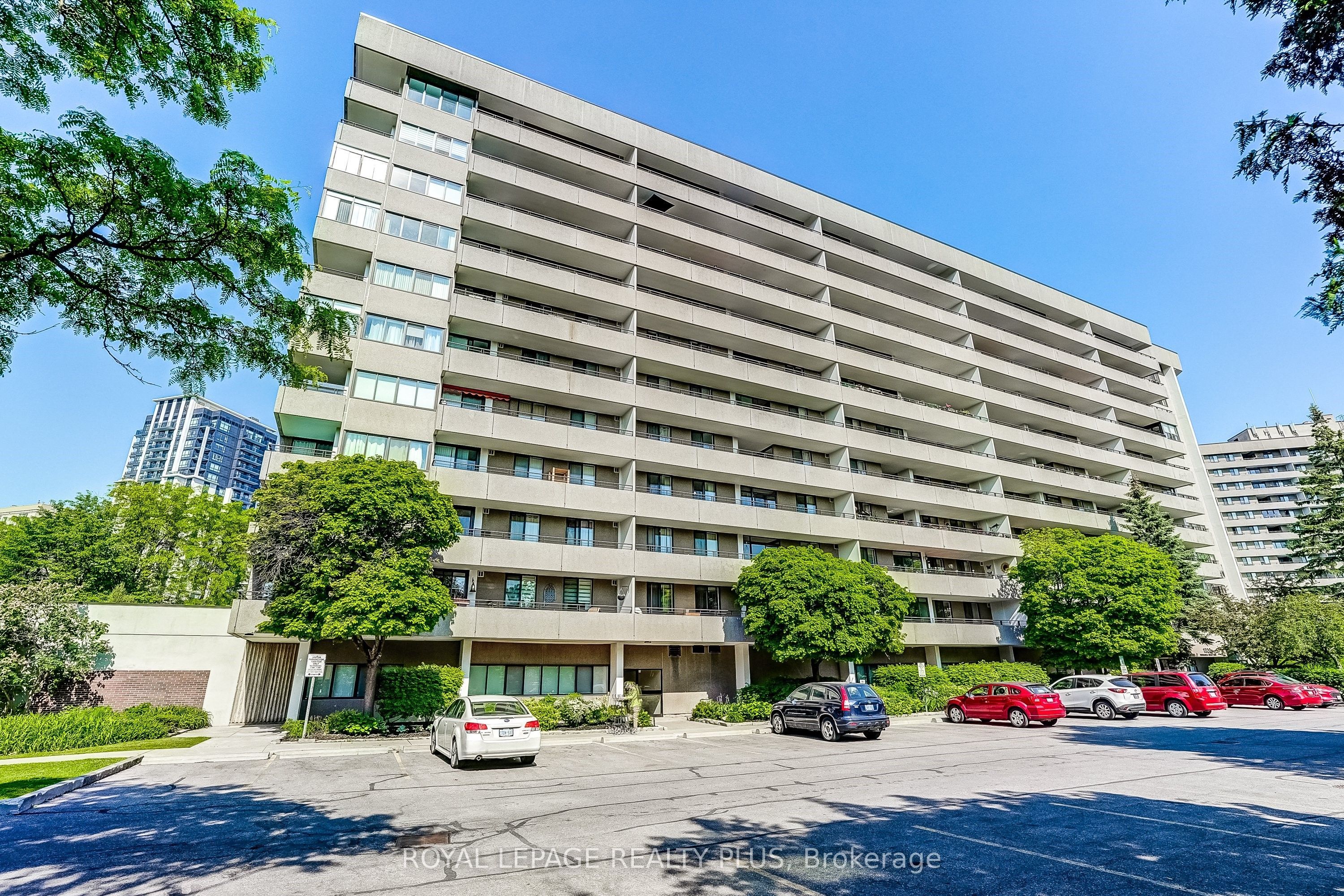 1320 Mississauga Valley Boulevard 906, Mississauga, ON L5A 3S9 photo 2