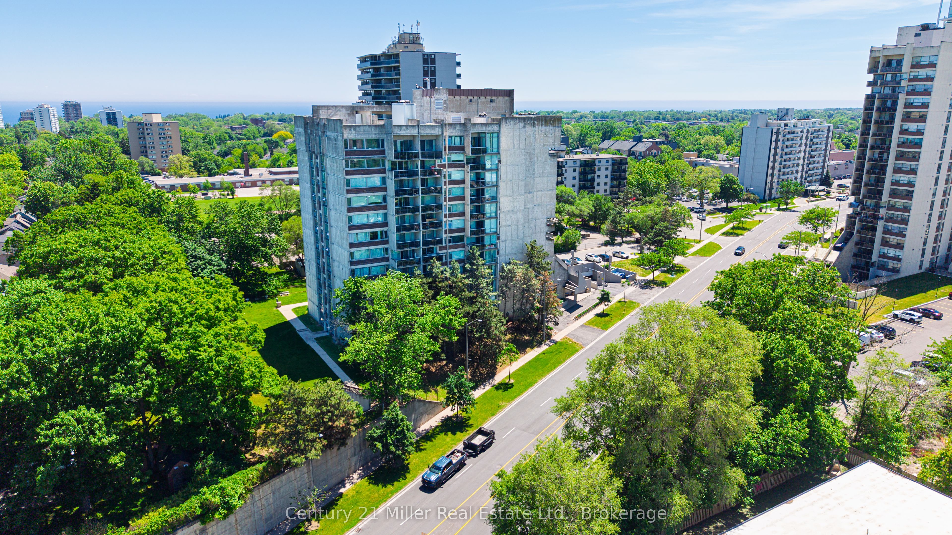 20 Speers Road 304, Oakville, ON L6K 3R5