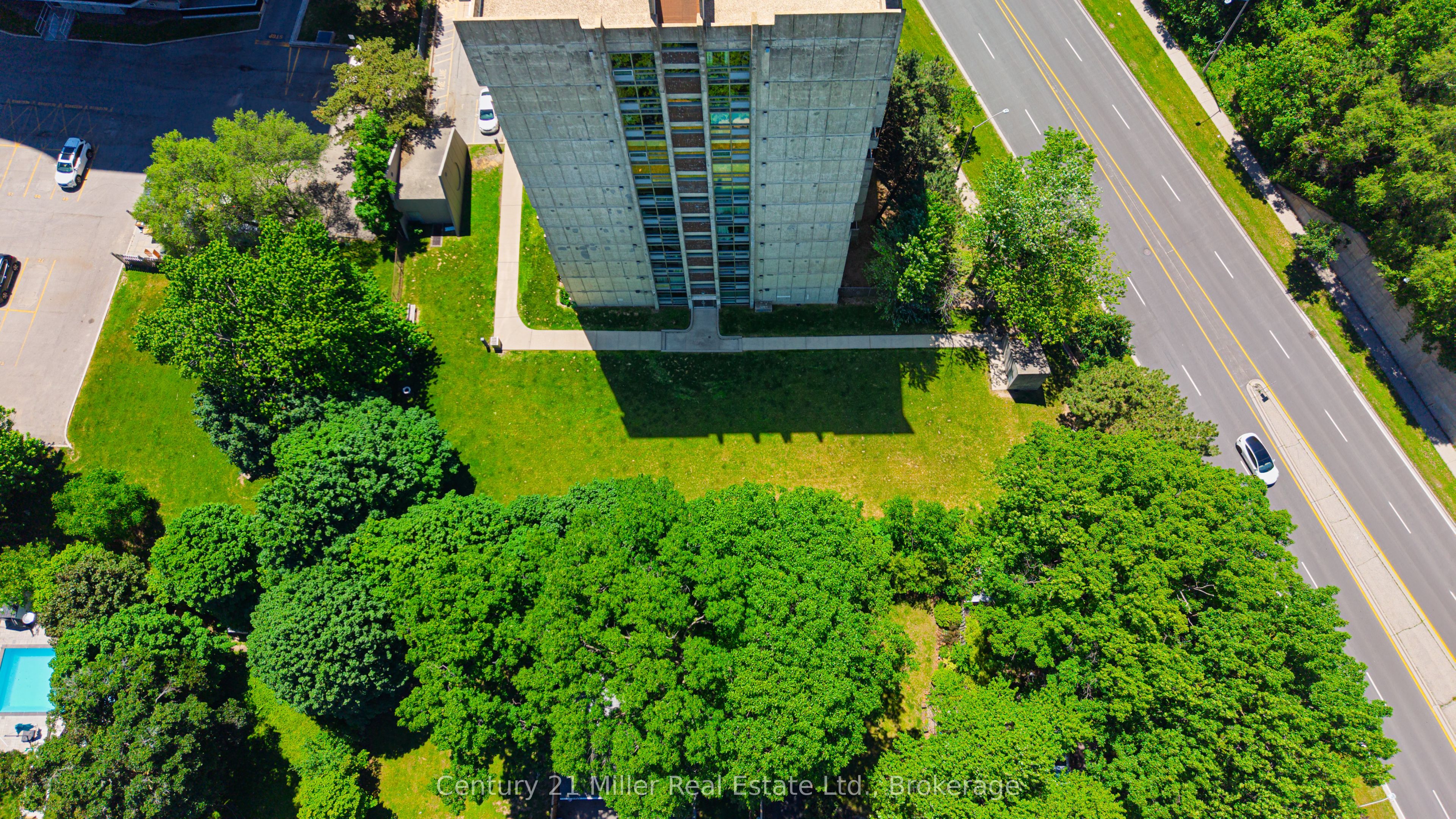 20 Speers Road 304, Oakville, ON L6K 3R5 photo 2