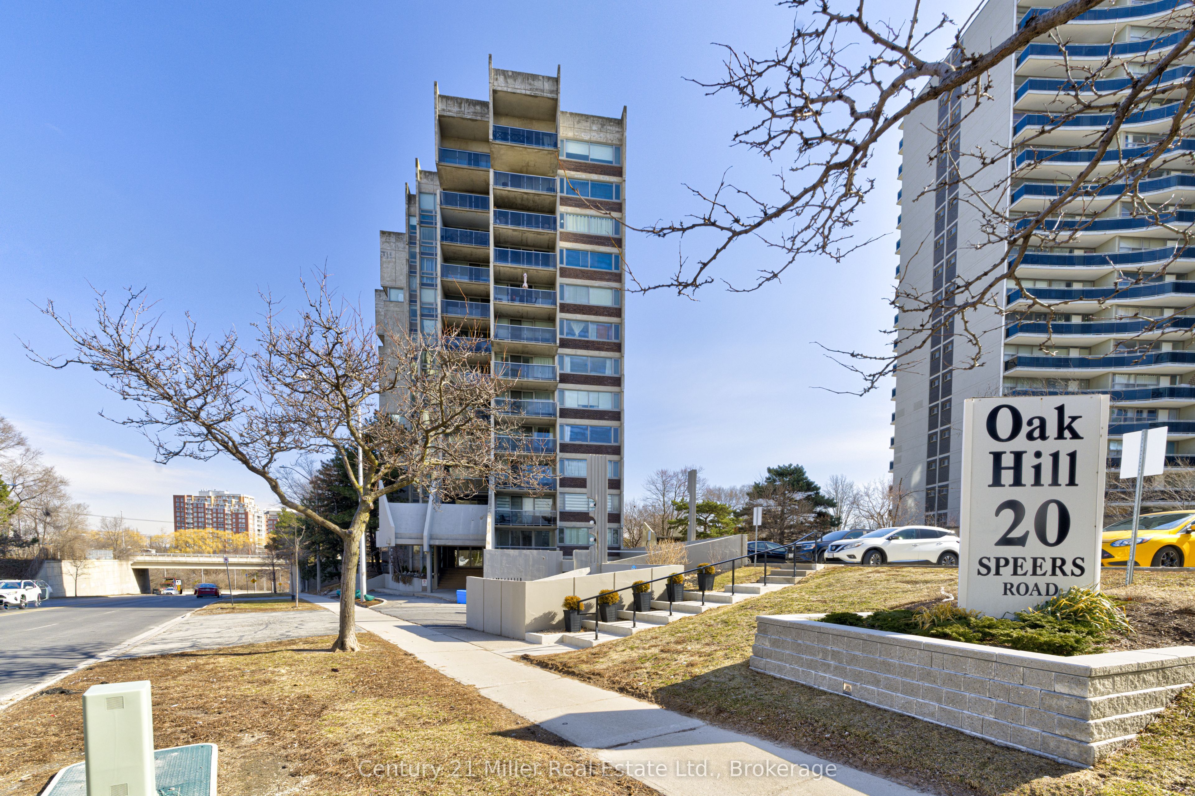 20 Speers Road 304, Oakville, ON L6K 3R5 photo 4