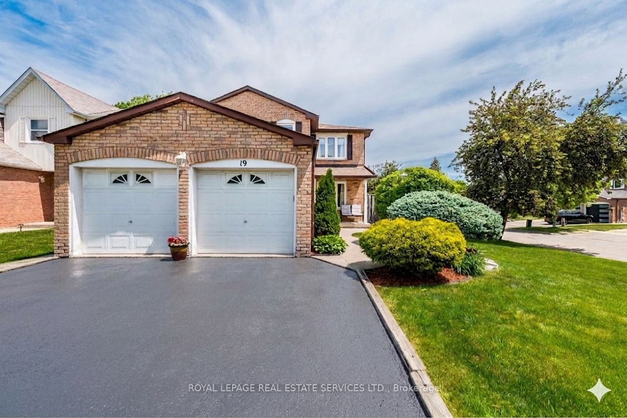 19 Newgreen Crescent, Brampton, ON L6S 4Y2