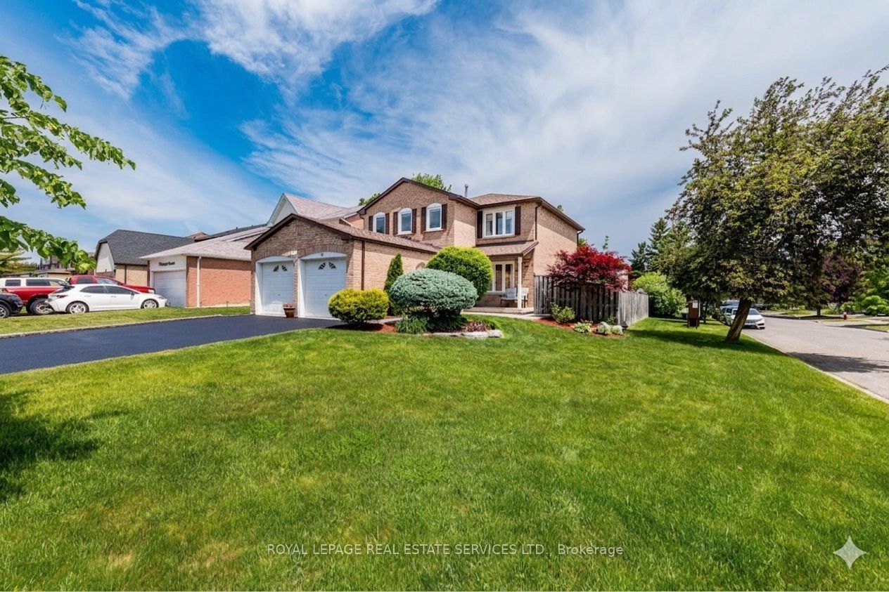 19 Newgreen Crescent, Brampton, ON L6S 4Y2 photo 2