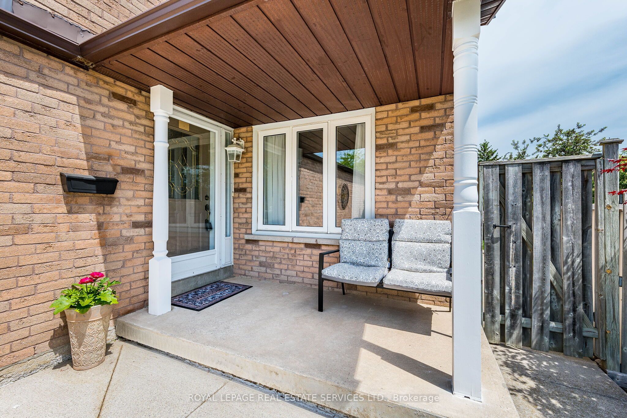 19 Newgreen Crescent, Brampton, ON L6S 4Y2 photo 5