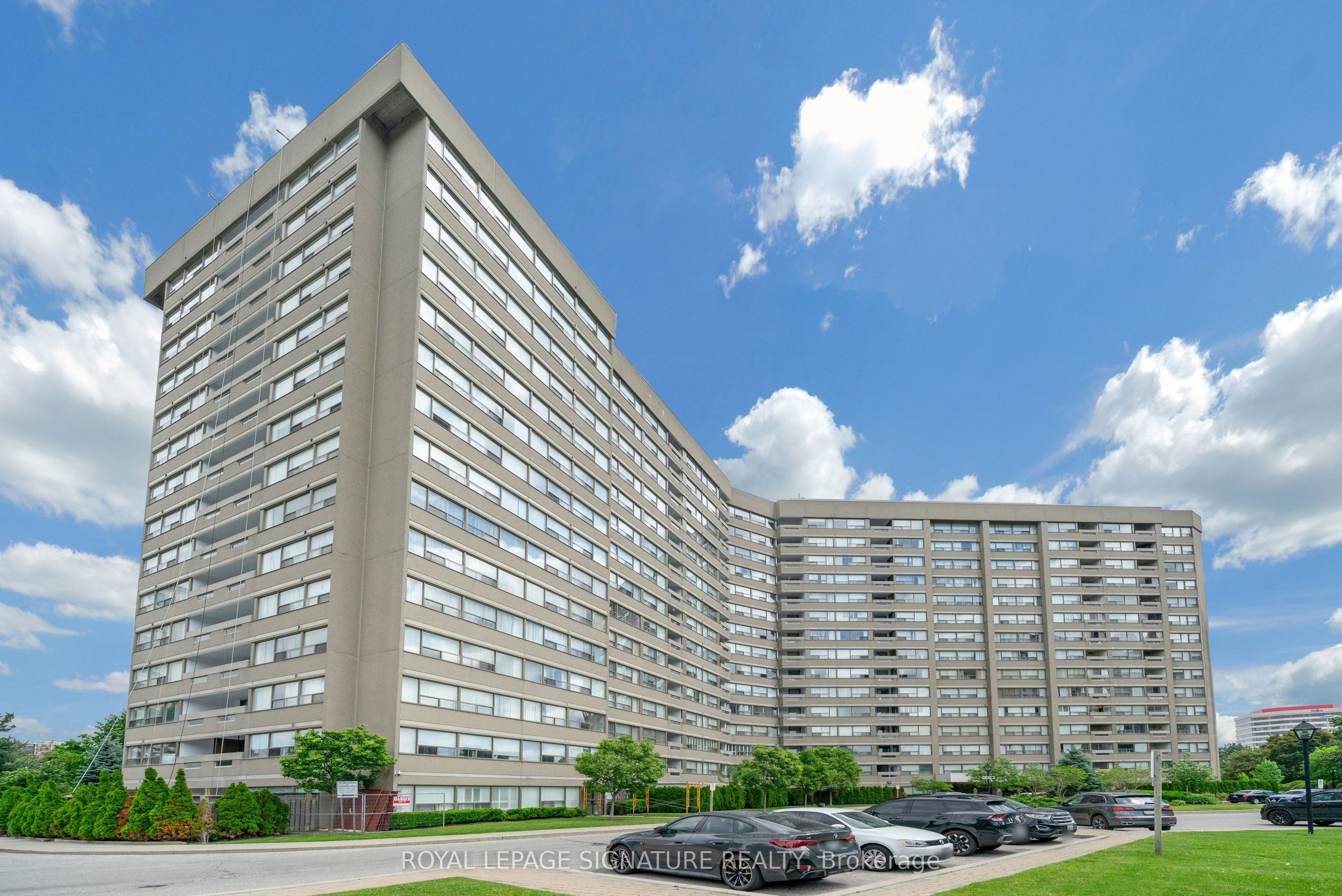475 The West Mall N/A 212, Toronto, ON M9C 4Z3
