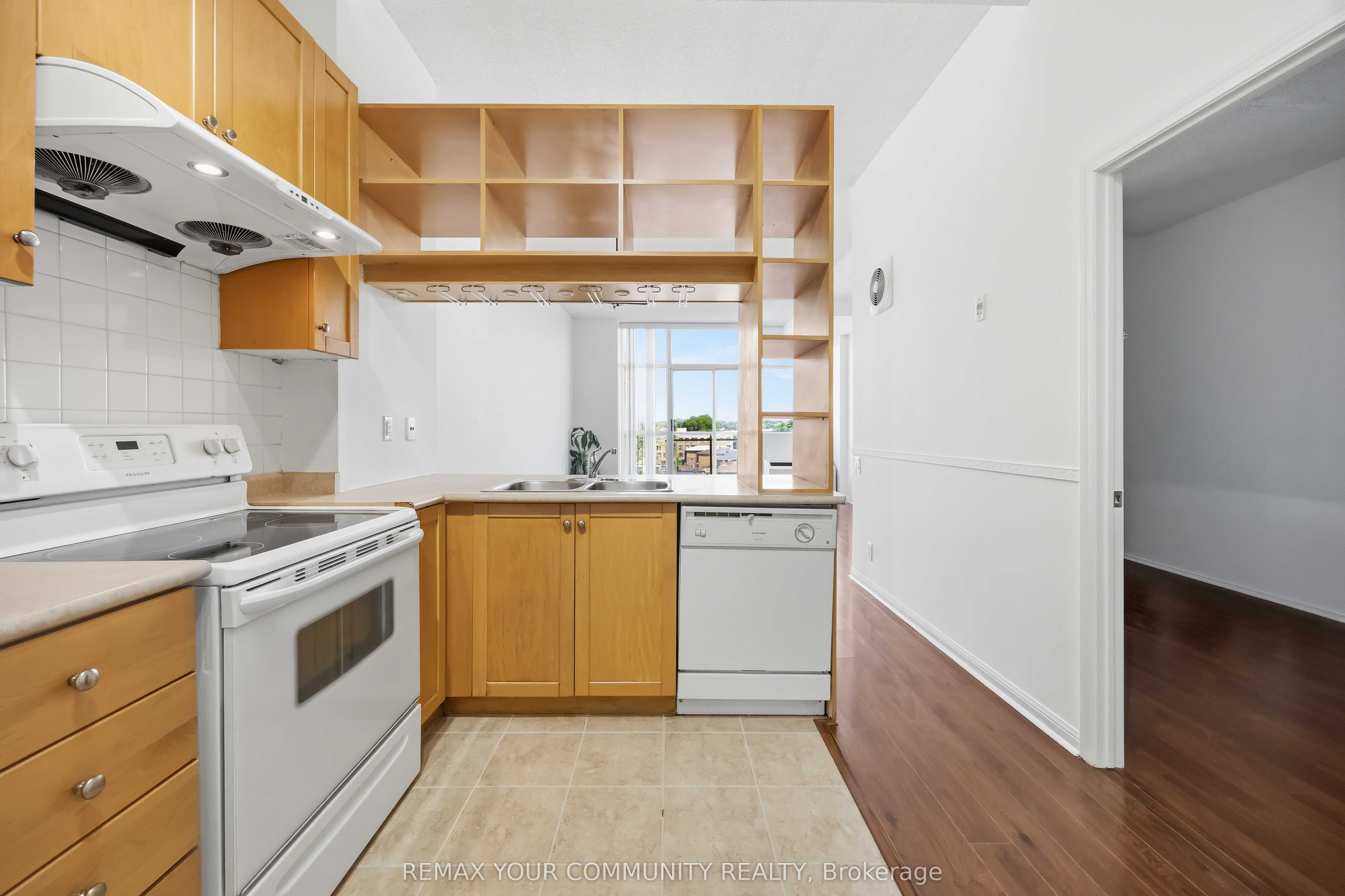 1600 Keele Street 502, Toronto, ON M6N 5J1 photo 4