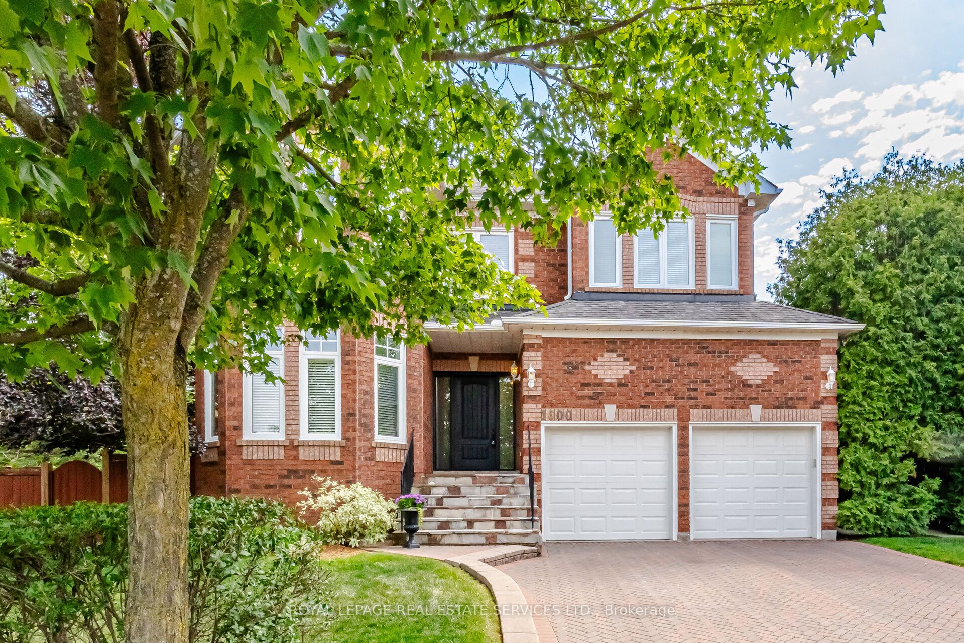 1600 Glenvista Drive, Oakville, ON L6H 6E9 photo 2
