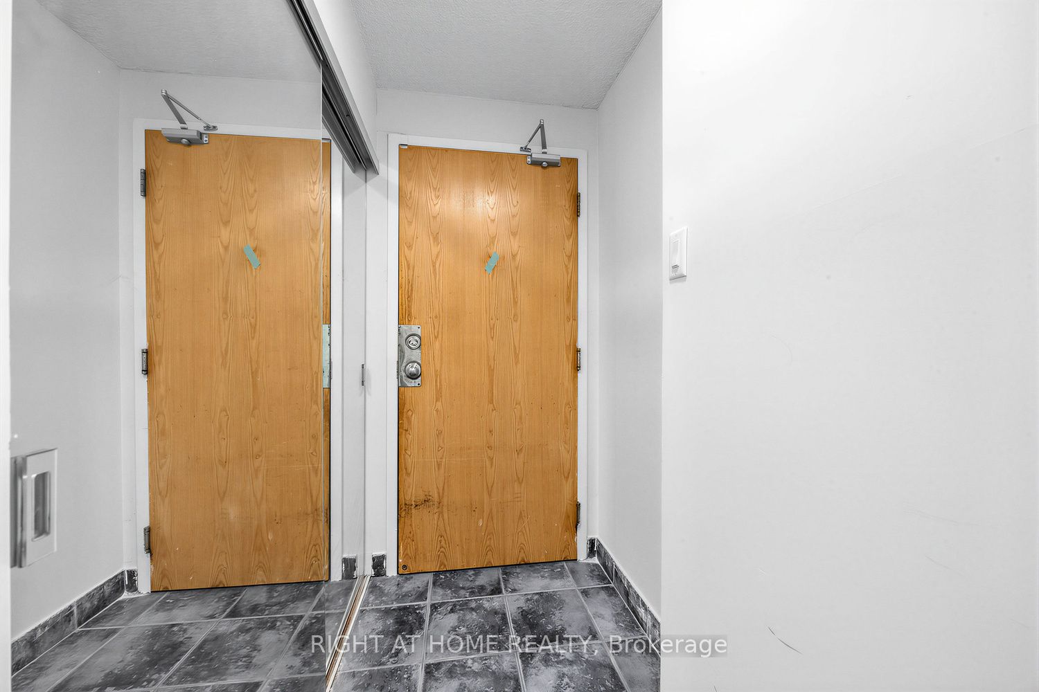 41 Markbrook Lane 1711, Toronto, ON M9V 5E6 photo 3