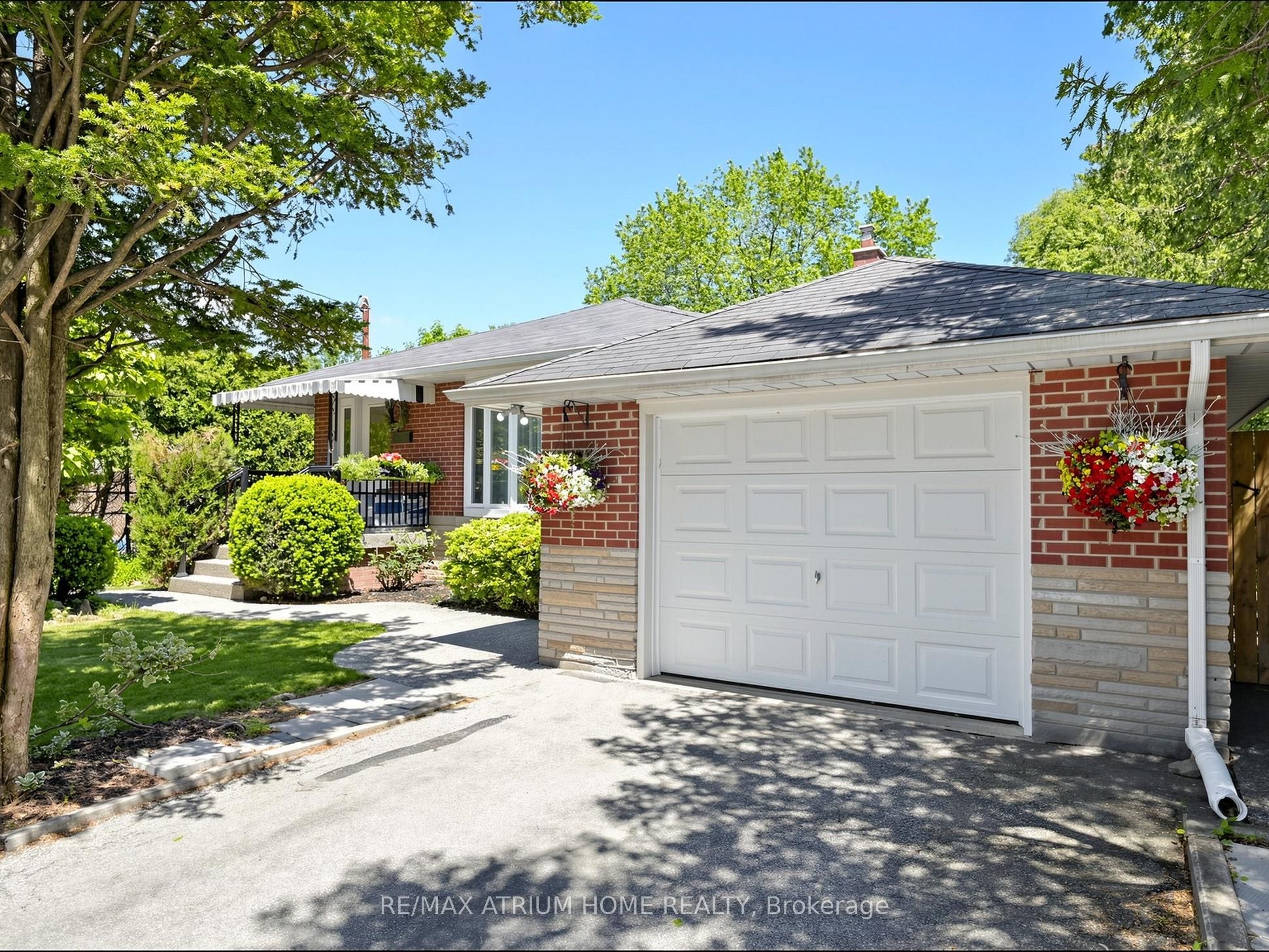 606 Parkside Drive, Oakville, ON L6K 1P8