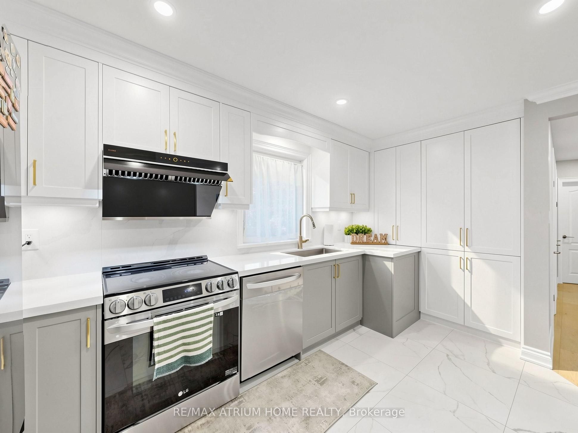 606 Parkside Drive, Oakville, ON L6K 1P8 photo 5
