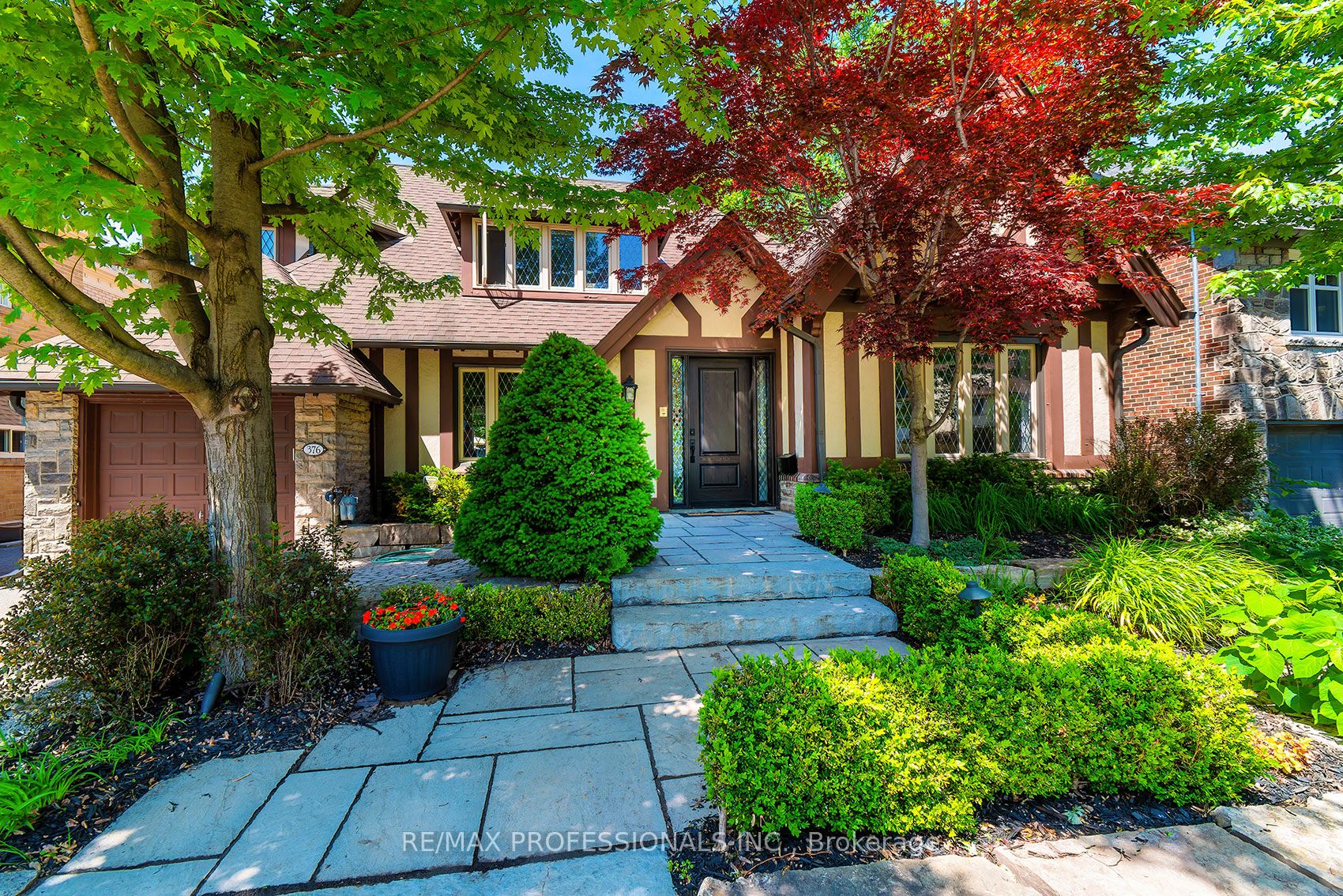 376 Prince Edward Drive N, Toronto, ON M8X 2L7