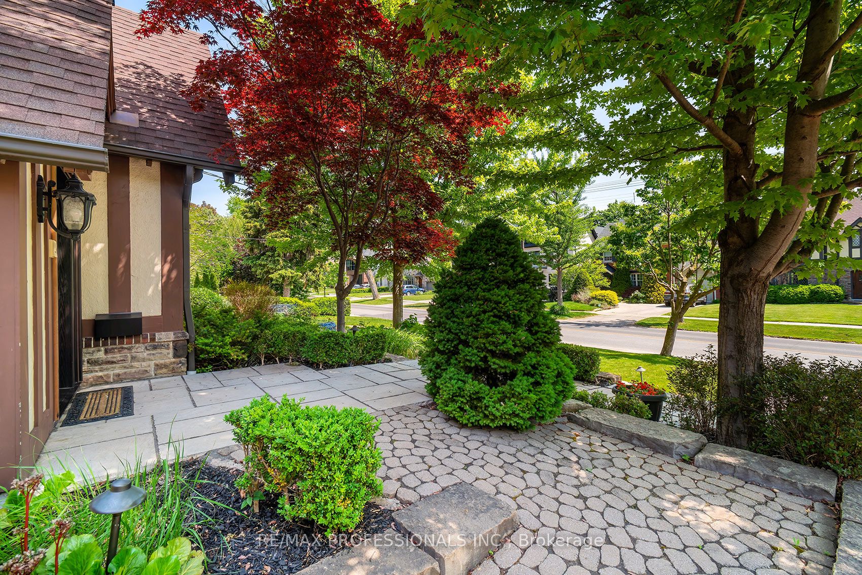 376 Prince Edward Drive N, Toronto, ON M8X 2L7 photo 3