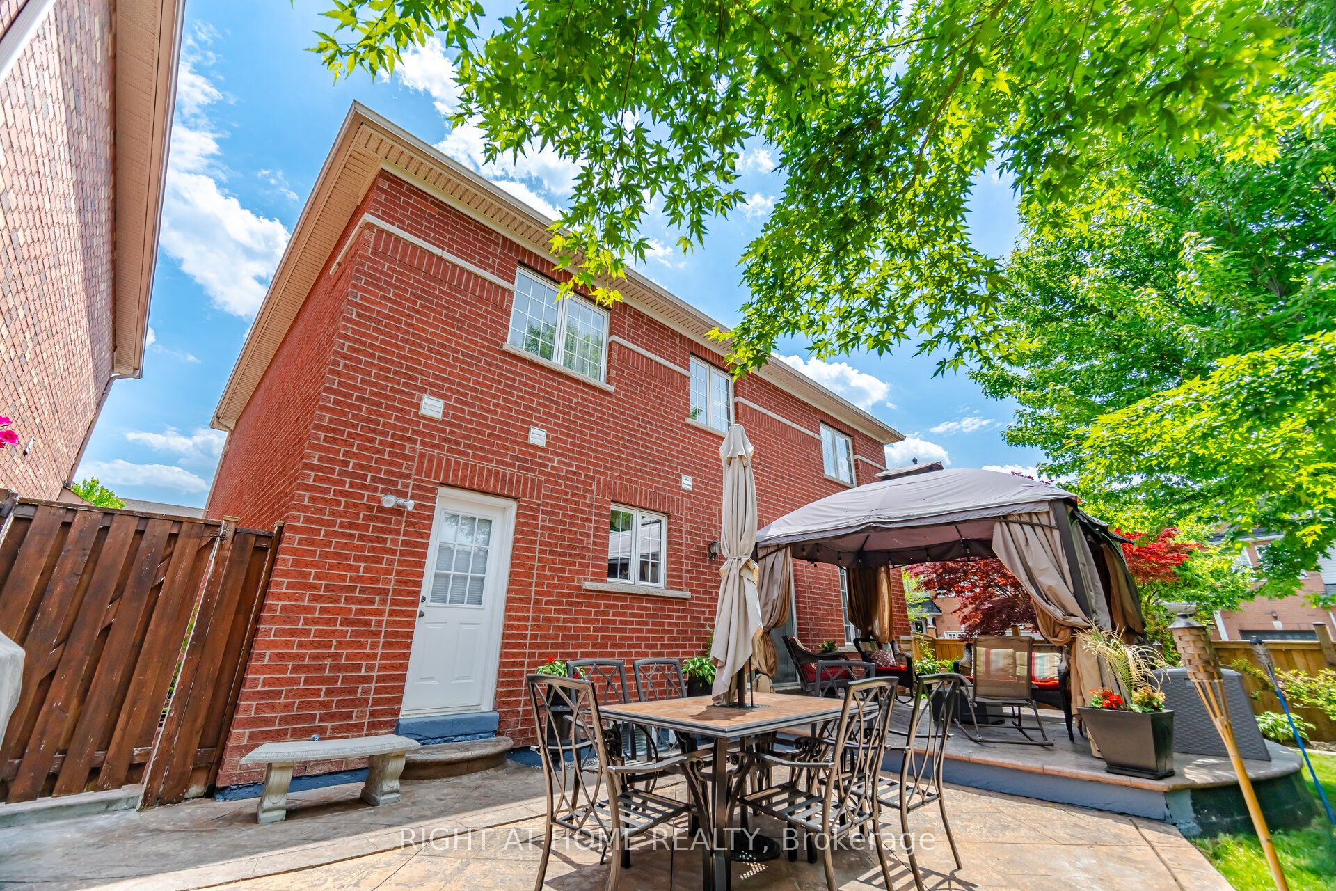 1021 Hemstreet Crescent, Milton, ON L9T 6S2 photo 3