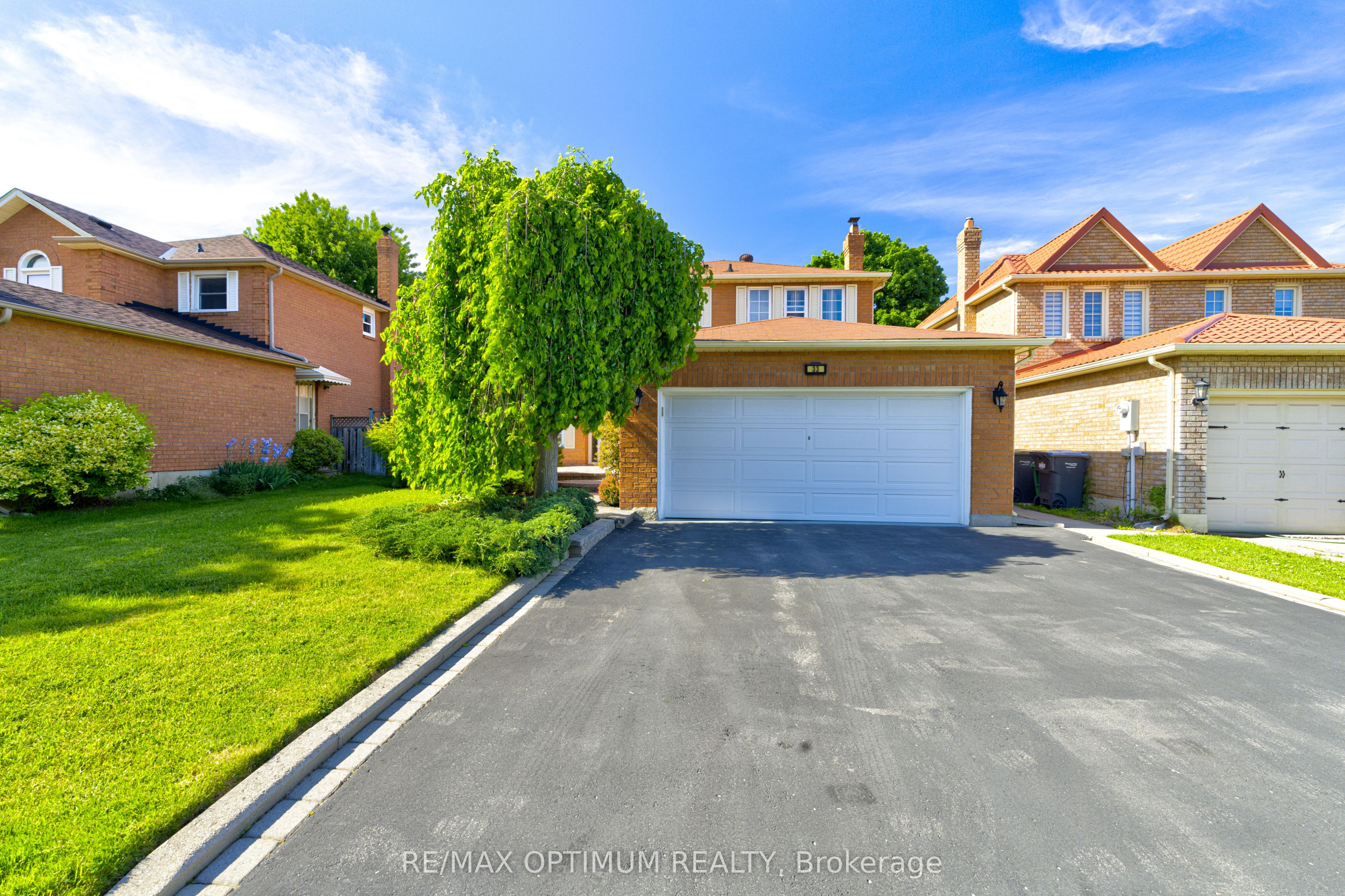 33 Corkett Drive, Brampton, ON L6X 3G1 photo 2