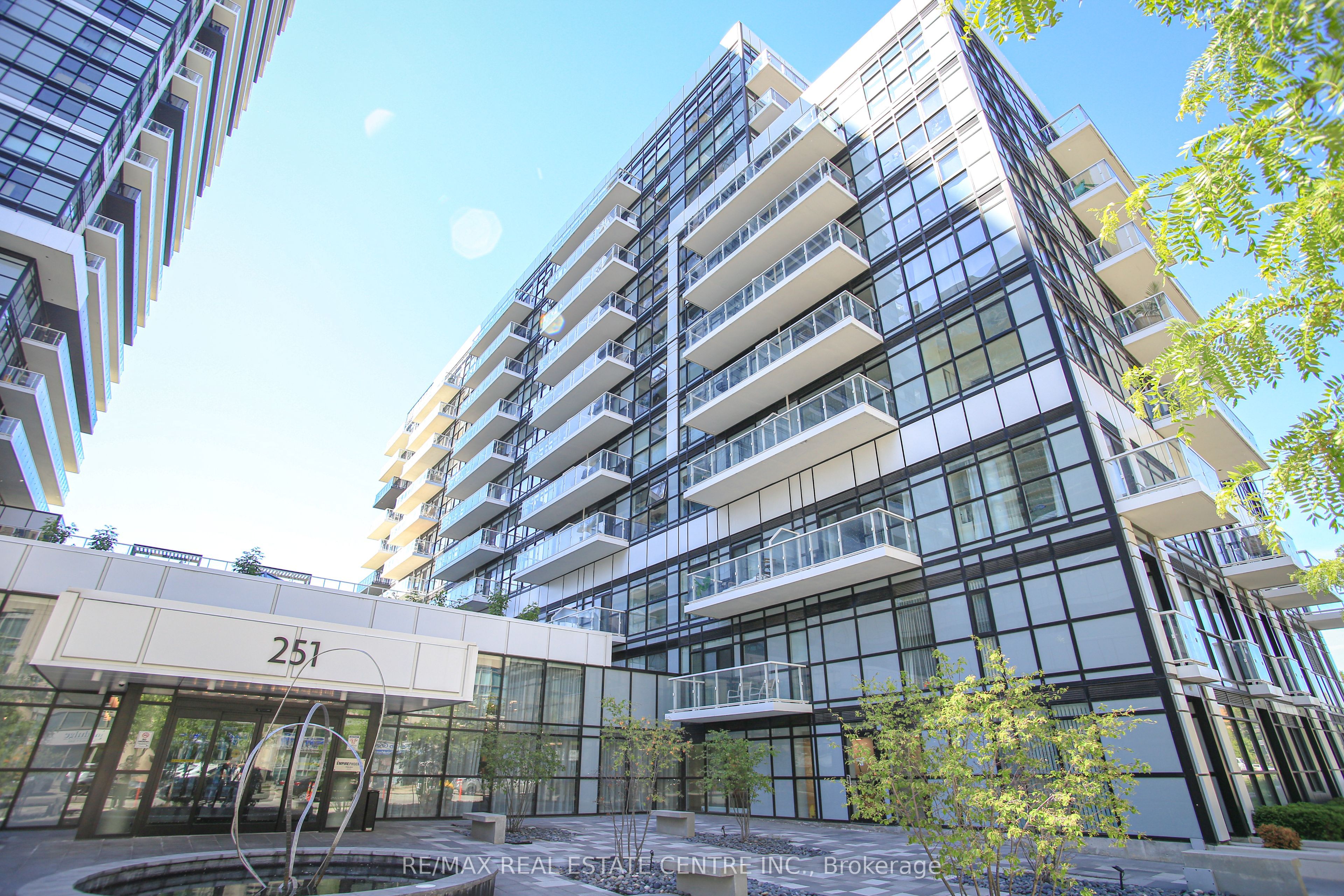251 Manitoba Street 519, Toronto, ON M8Y 0C7 photo 2