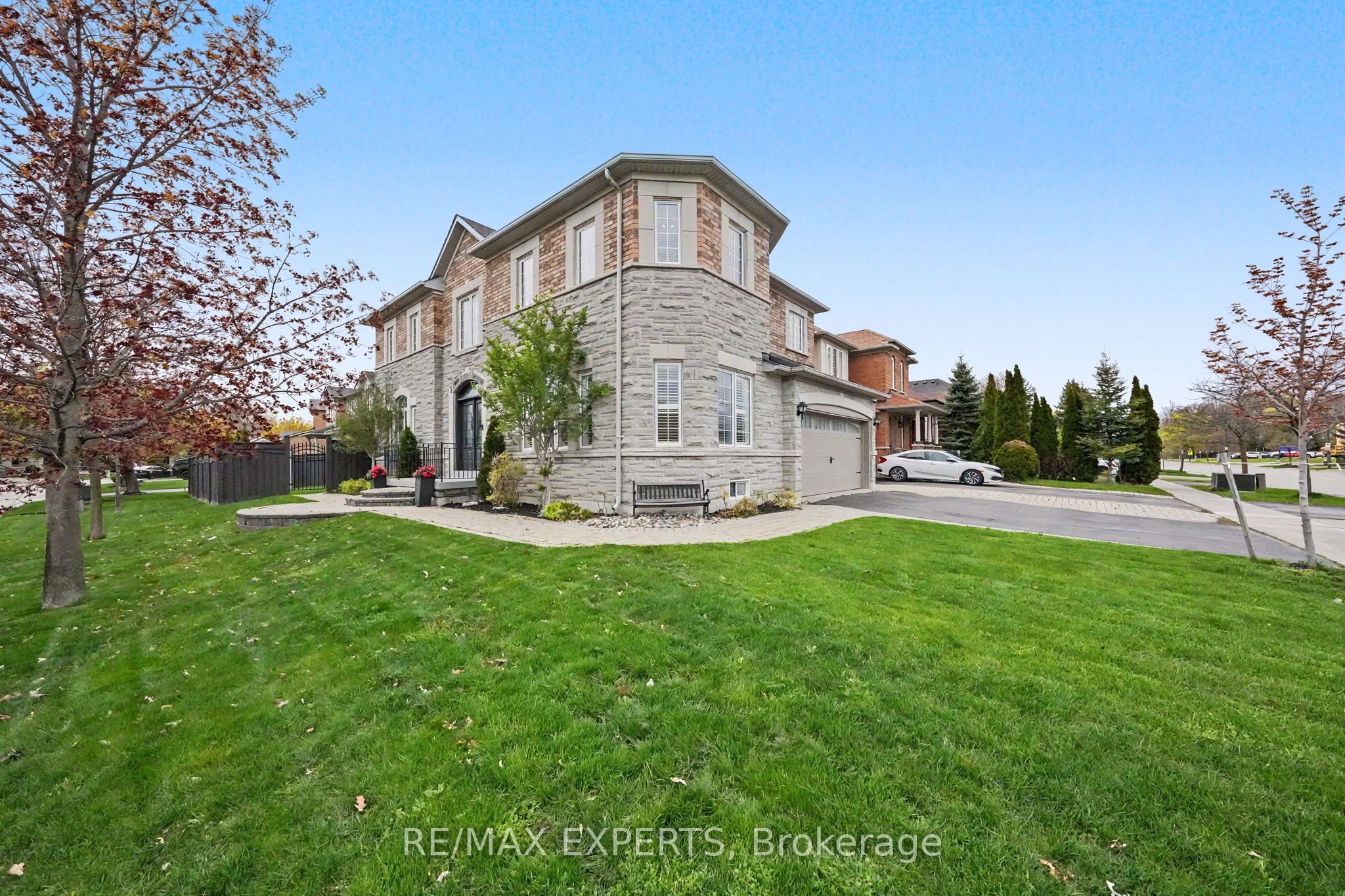 2 Ironhorse Crescent, Caledon, ON L7E 2K8 photo 3