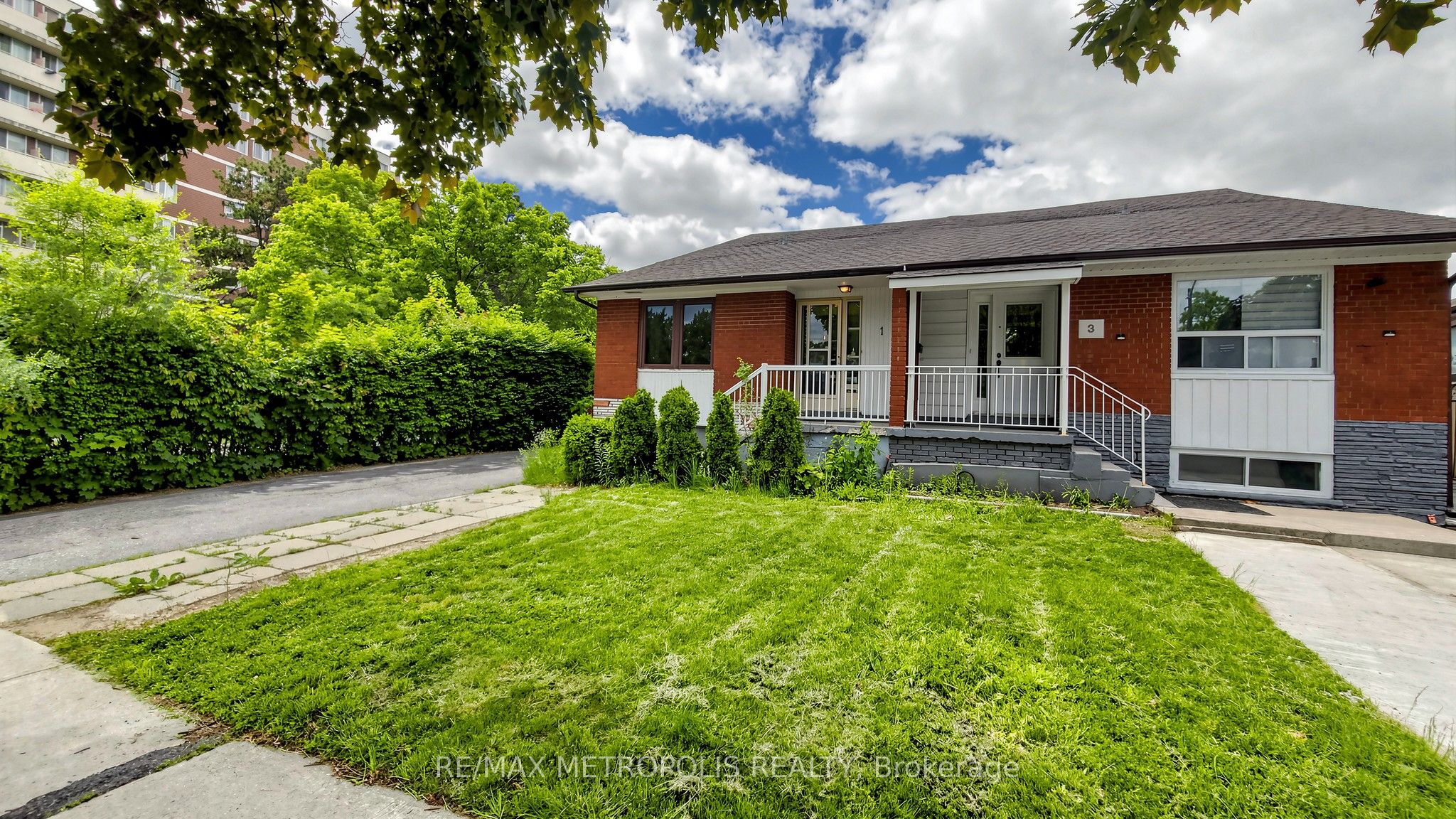 1 Council Crescent, Toronto, ON M3J 1J5 photo 2
