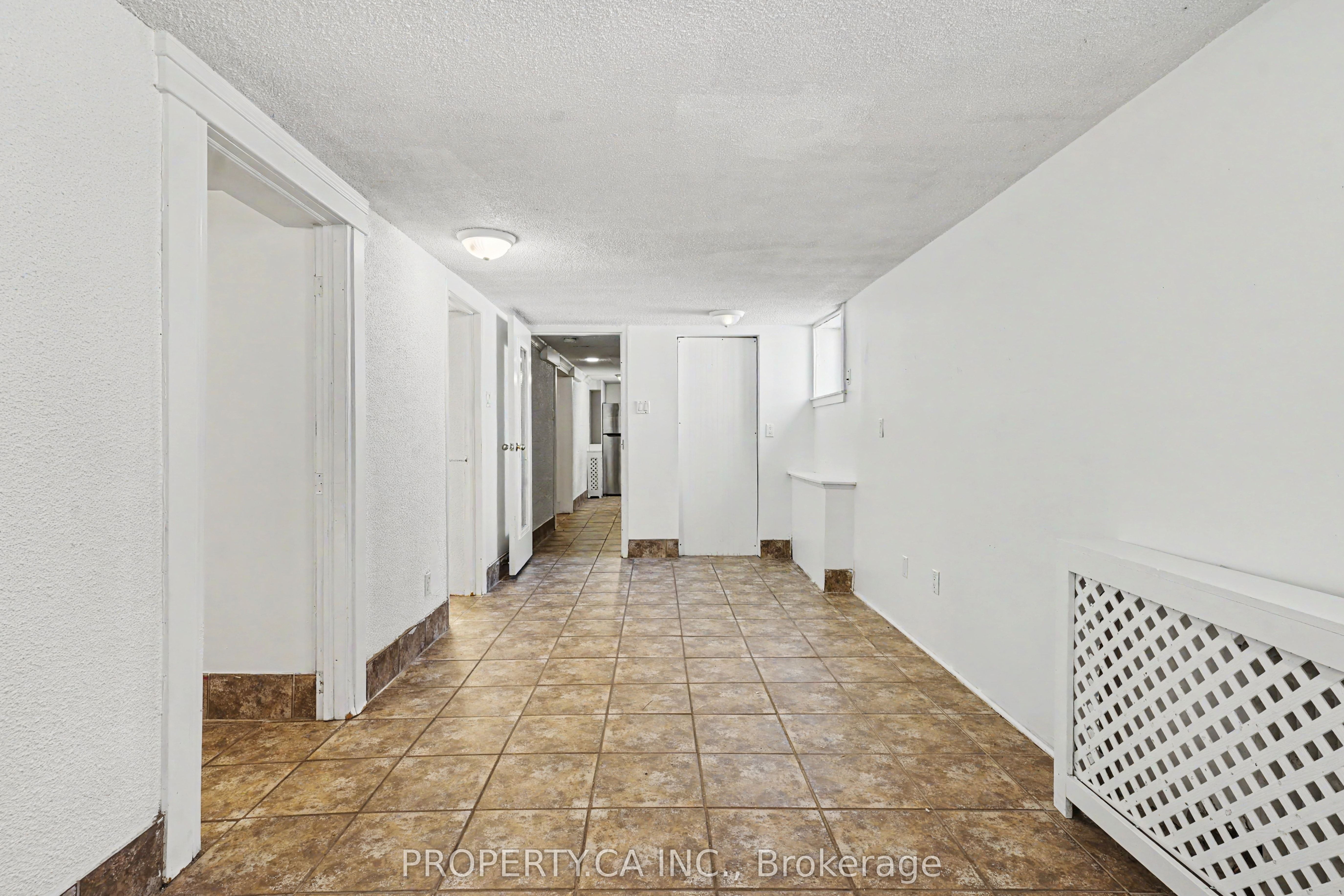 130 Lauder Avenue Lower, Toronto, ON M6H 3E5 photo 4