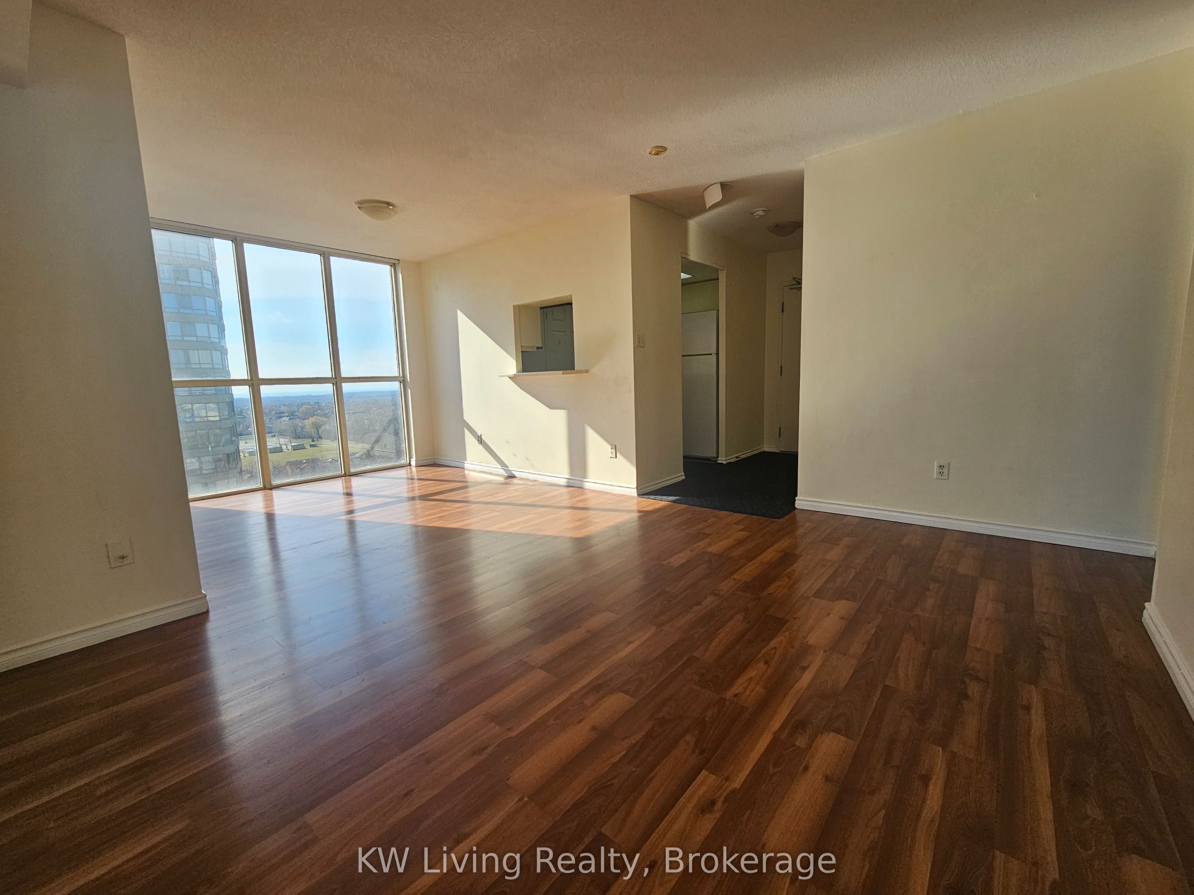 285 Enfield Place 1503, Mississauga, ON L5B 3Y6 photo 5