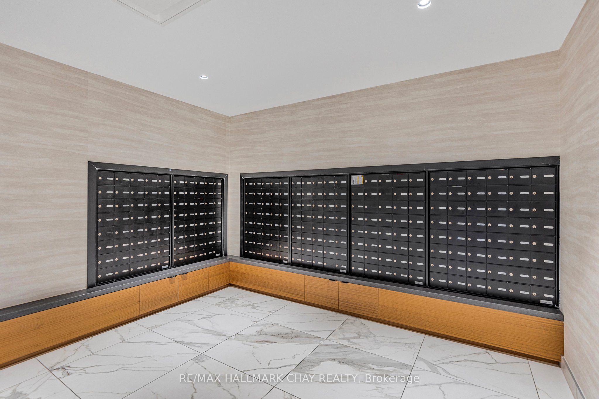 2300 St. Clair Avenue W 110, Toronto, ON M6N 1K8 photo 5