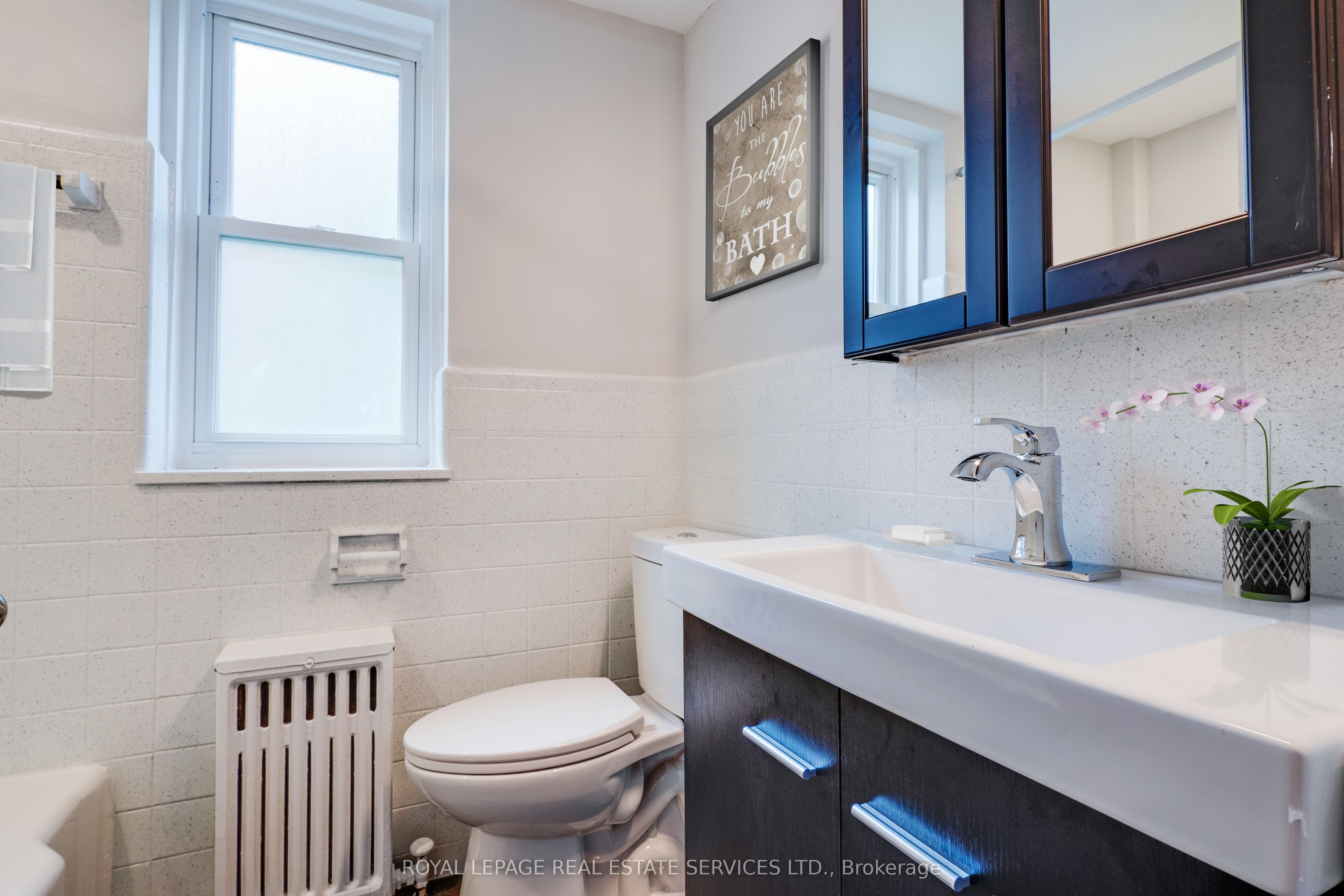 18 Anglesey Boulevard 203, Toronto, ON M9A 3B3 photo 4