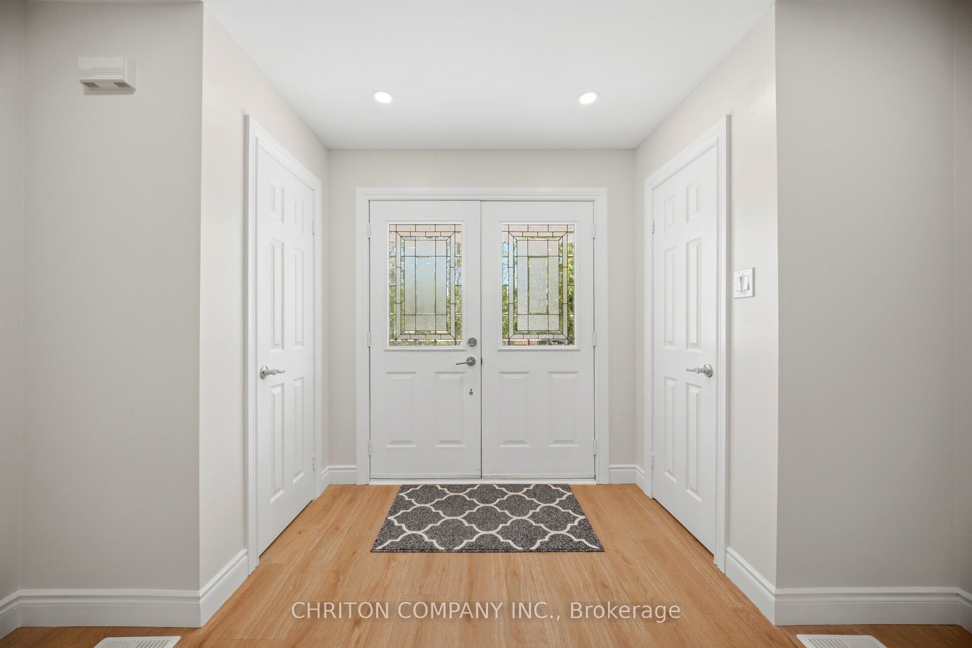 3720 Bishop Strachan Court W, Mississauga, ON L5N 6N9 photo 5