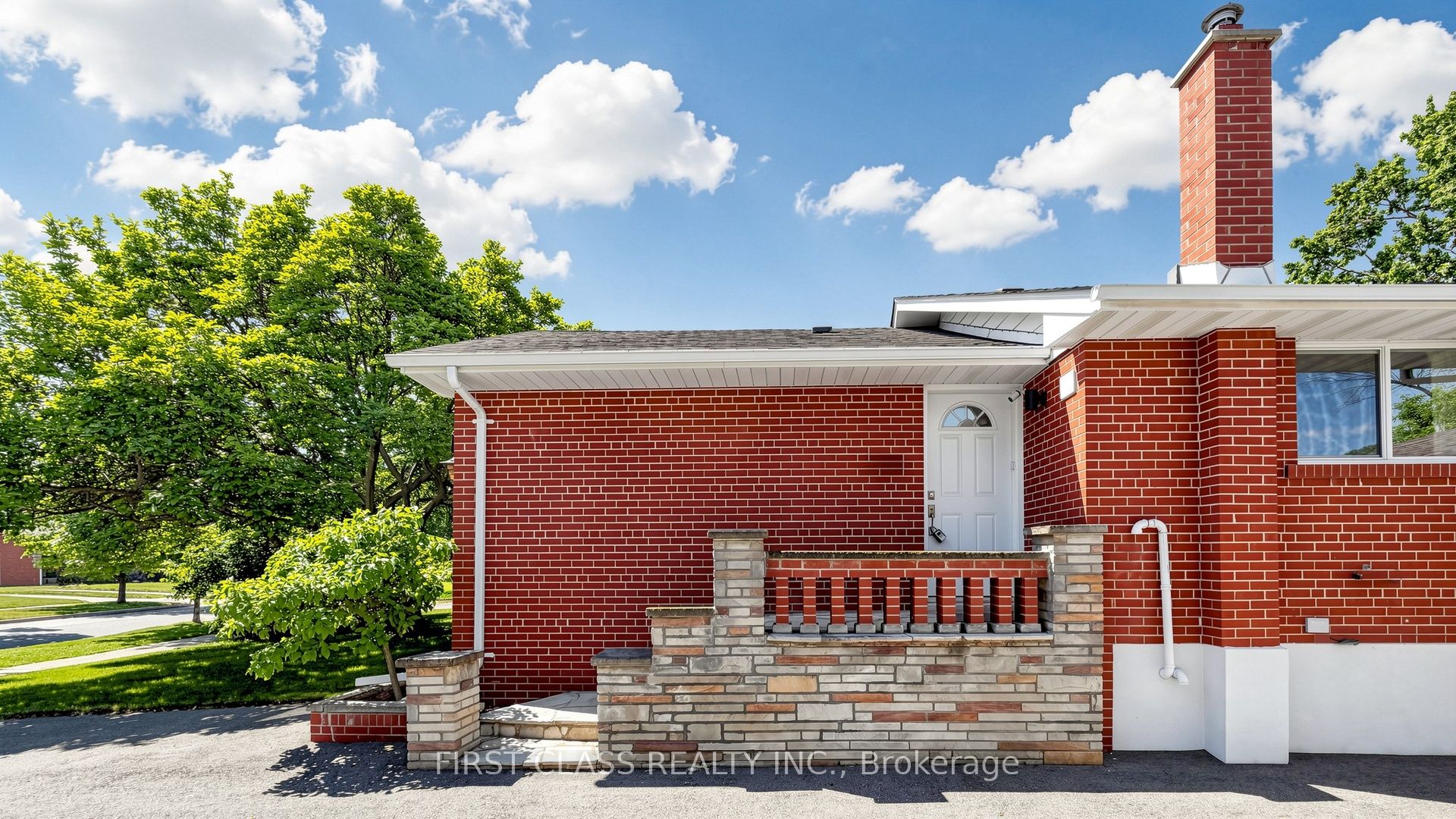 20 Brampton Road, Toronto, ON M9R 3J1 photo 5