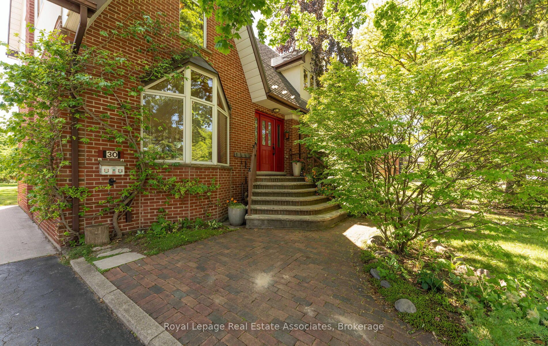 30 Theodore Drive, Mississauga, ON L5M 1E4 photo 2