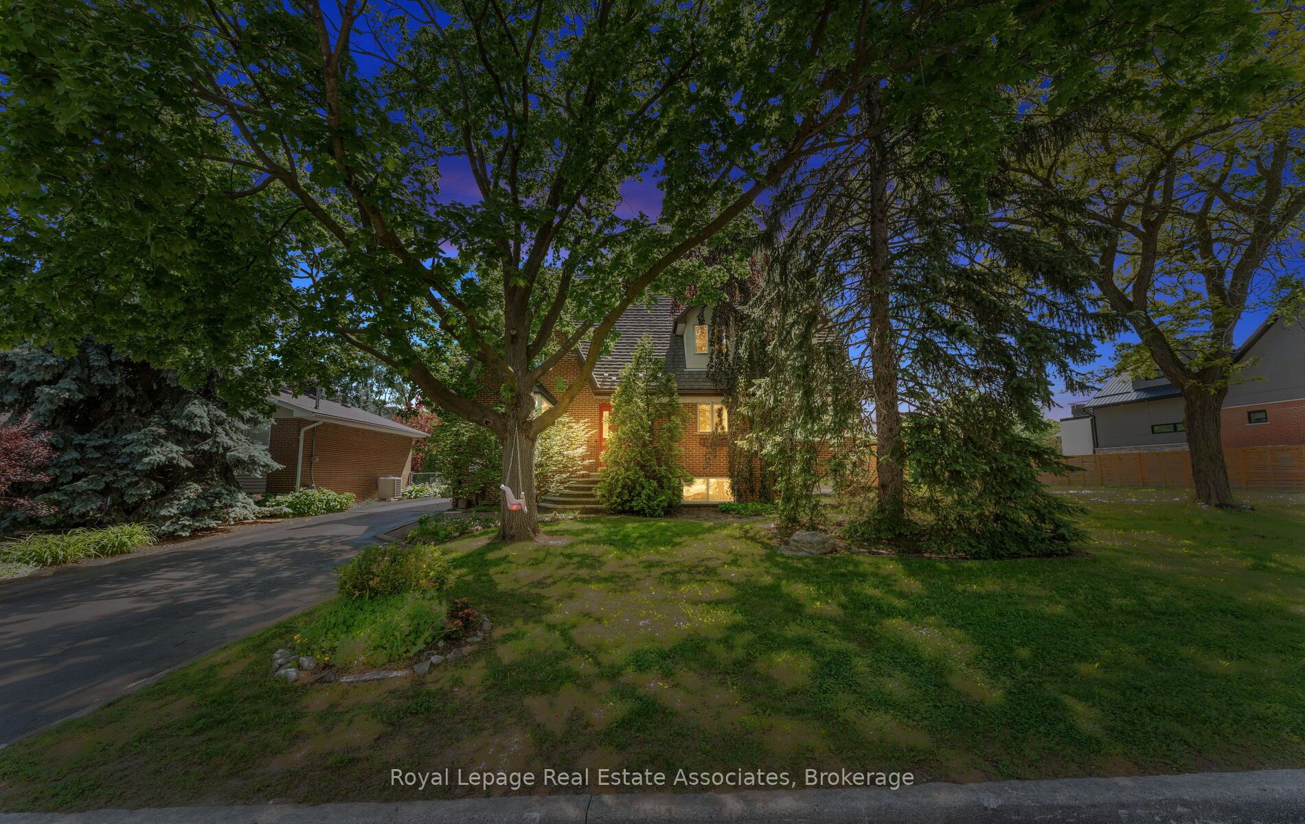 30 Theodore Drive, Mississauga, ON L5M 1E4 photo 3