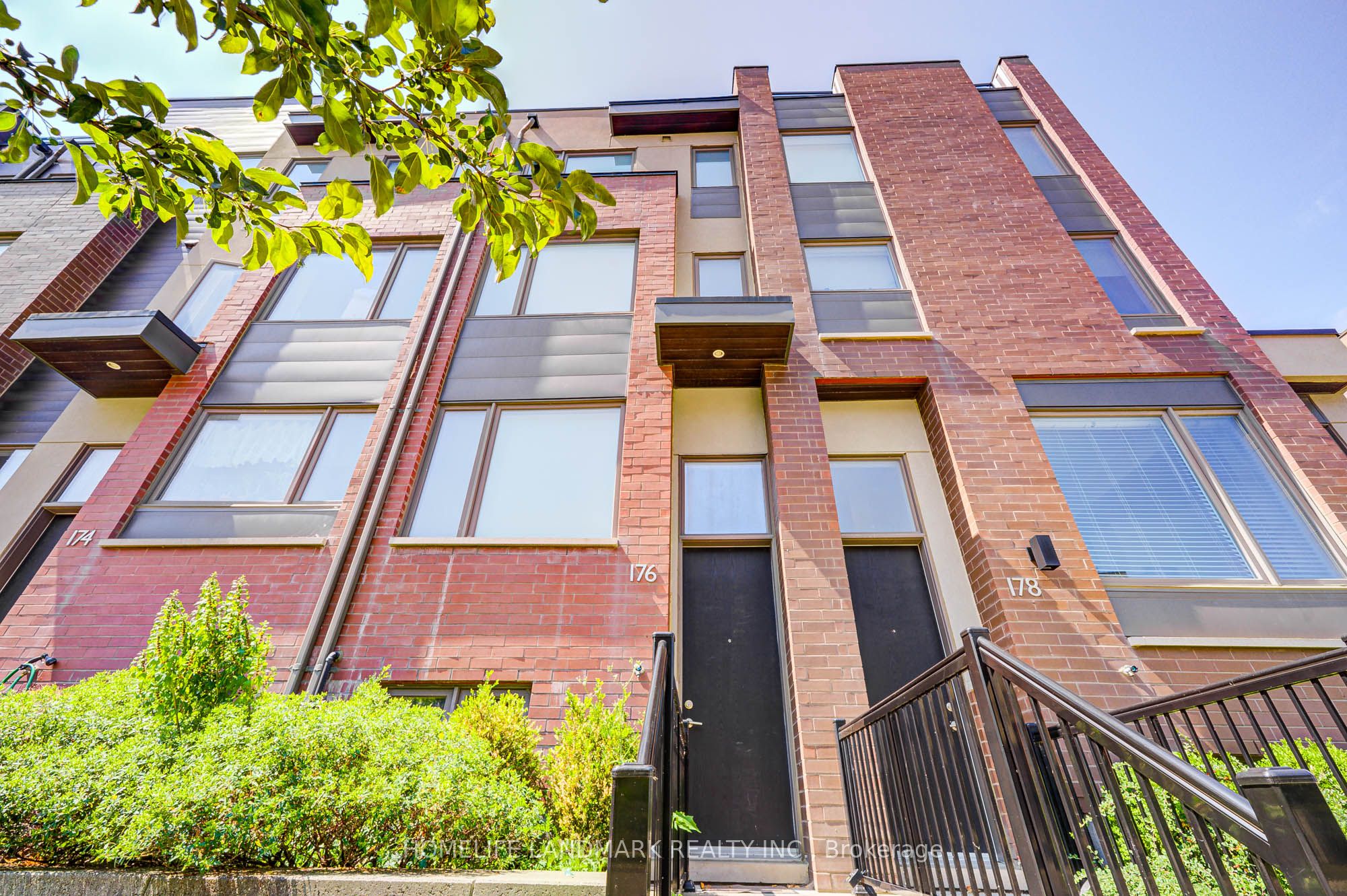176 Frederick Tisdale Drive, Toronto, ON M3K 0A6 photo 3