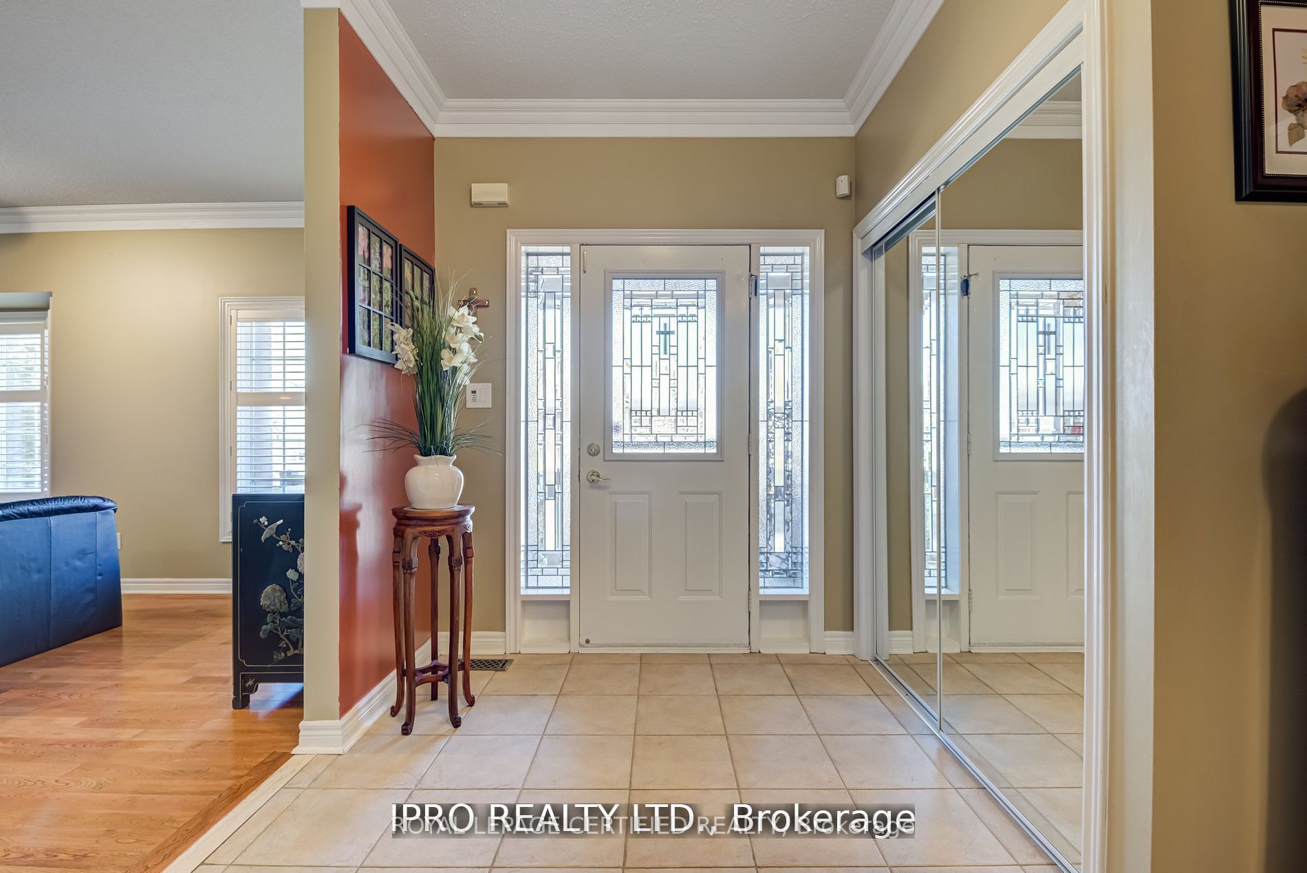 2 Orchard Park Gate, Brampton, ON L6R 1W5 photo 4