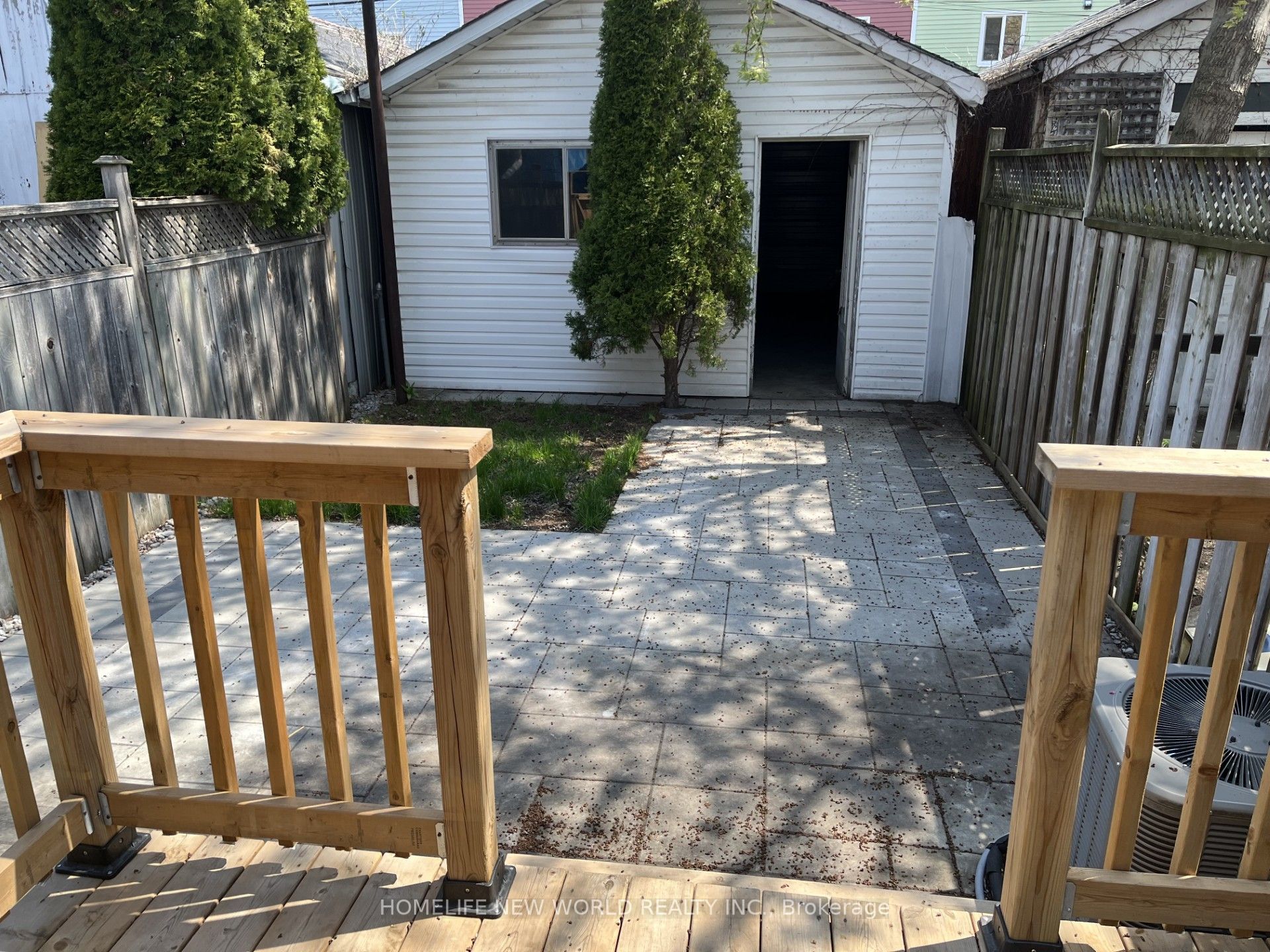 19 Britannia Avenue, Toronto, ON M6N 3T6 photo 3