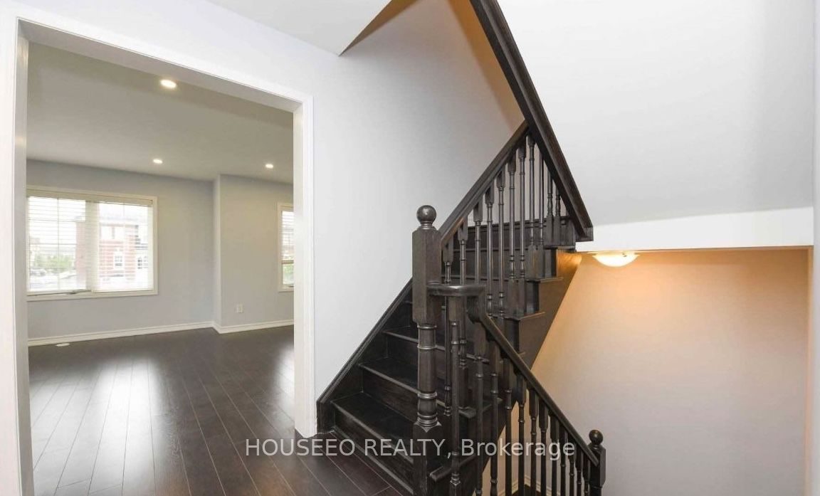 1 Adios Gate, Brampton, ON L7A 4P2 photo 4