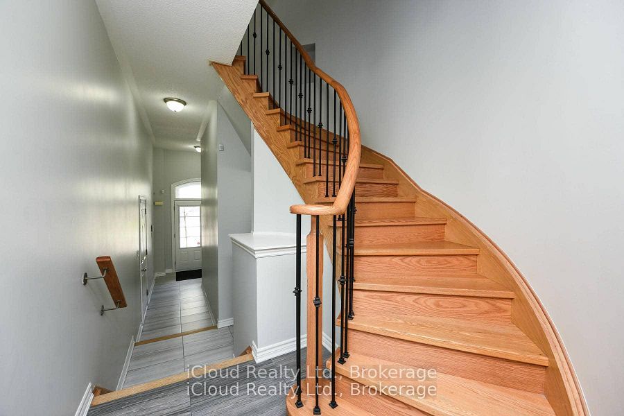 74 Gammon Crescent, Brampton, ON L6Y 6B7 photo 3