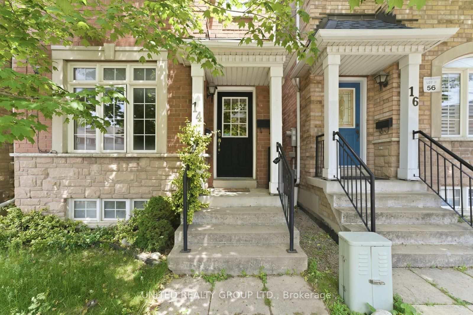 14 Braga Gardens, Toronto, ON M6N 5E3 photo 2