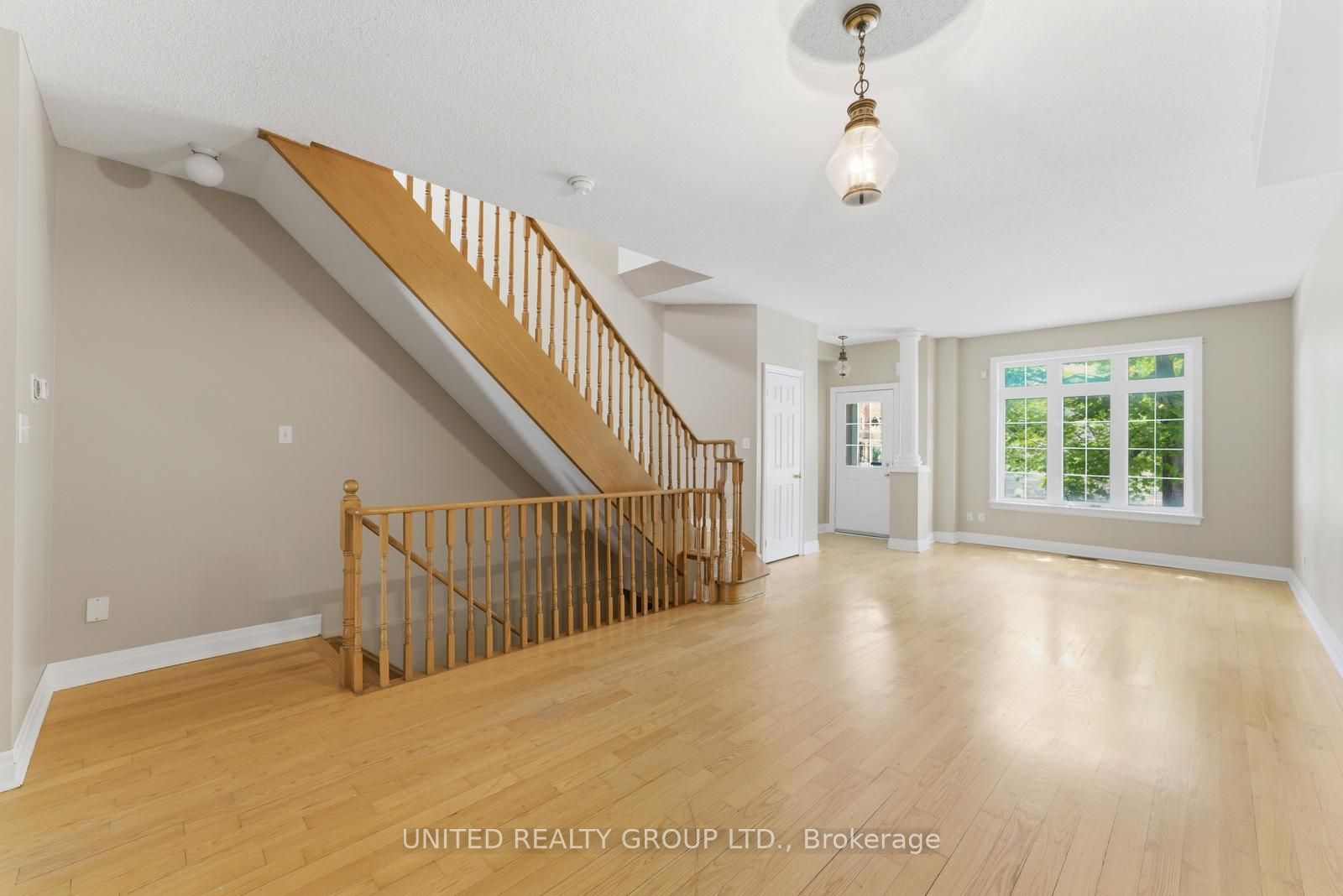 14 Braga Gardens, Toronto, ON M6N 5E3 photo 3