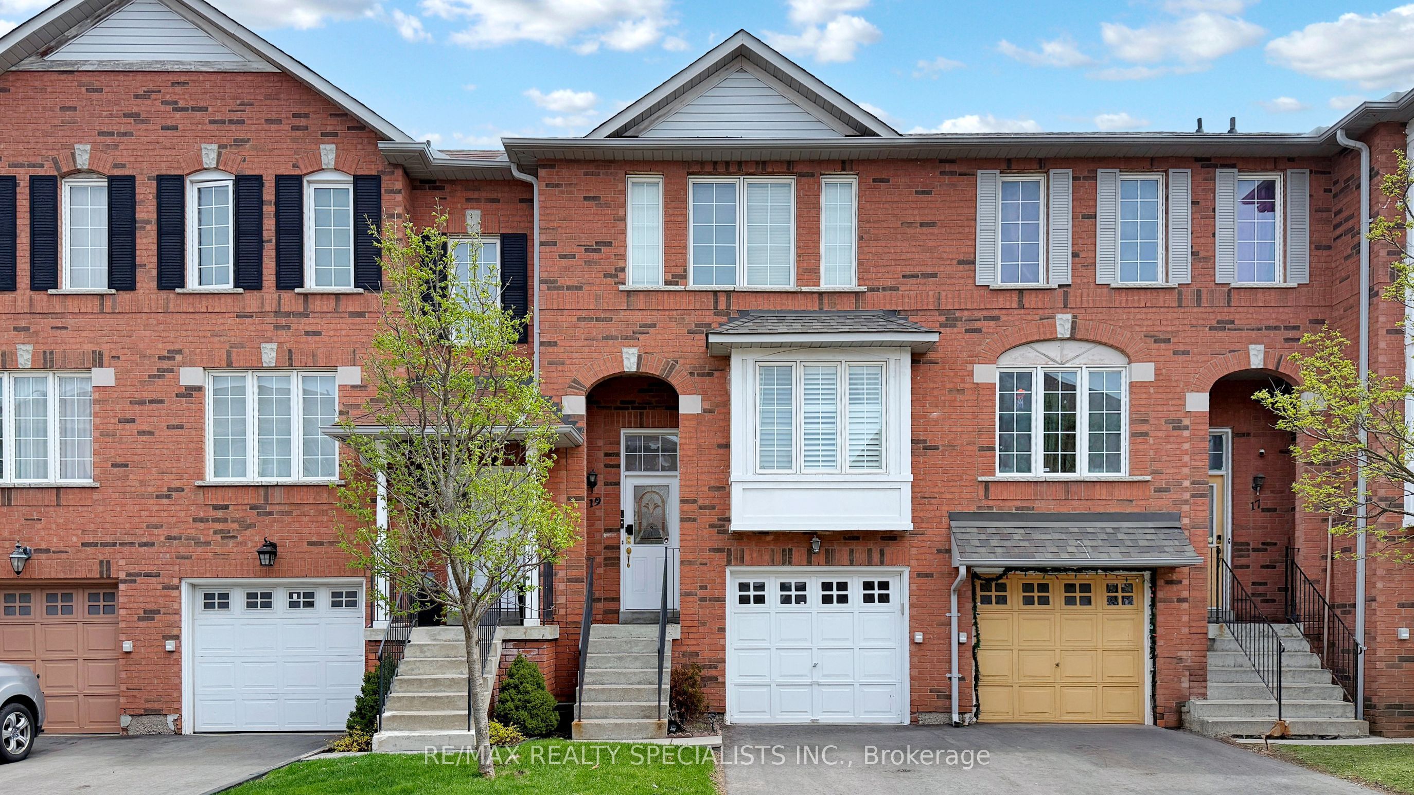 2 Clay Brick Court 19, Brampton, ON L6V 4M7 photo 2