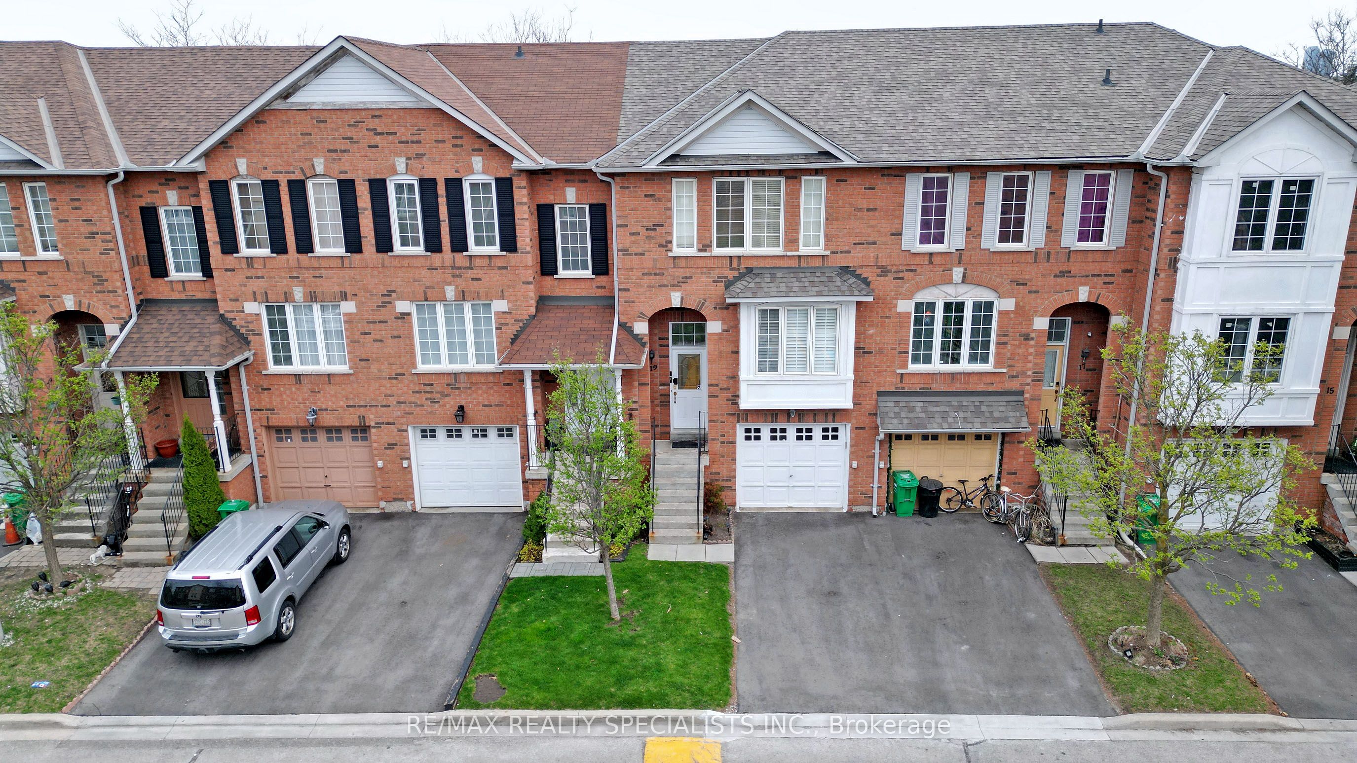 2 Clay Brick Court 19, Brampton, ON L6V 4M7 photo 3