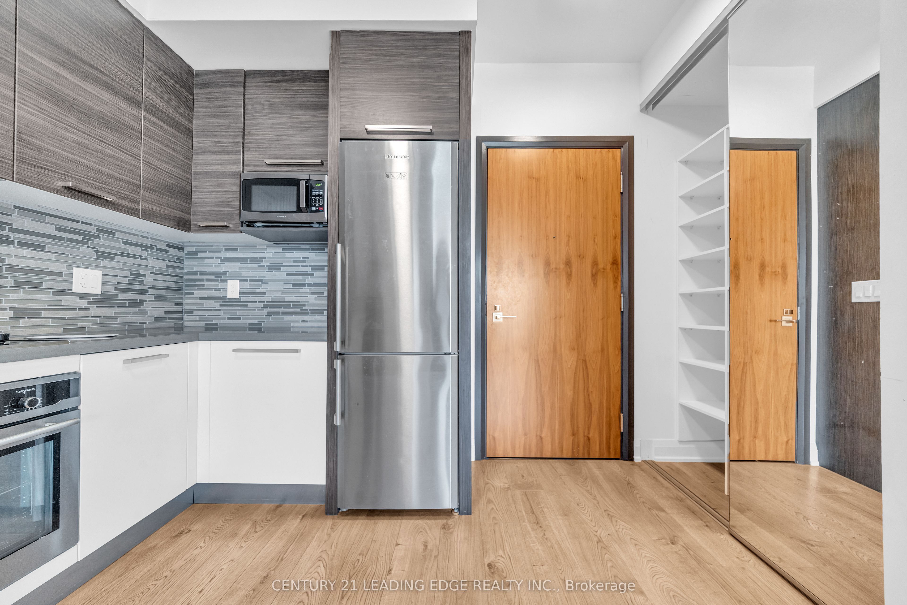 36 Park Lawn Road 2608, Toronto, ON M8Y 3H8 photo 4