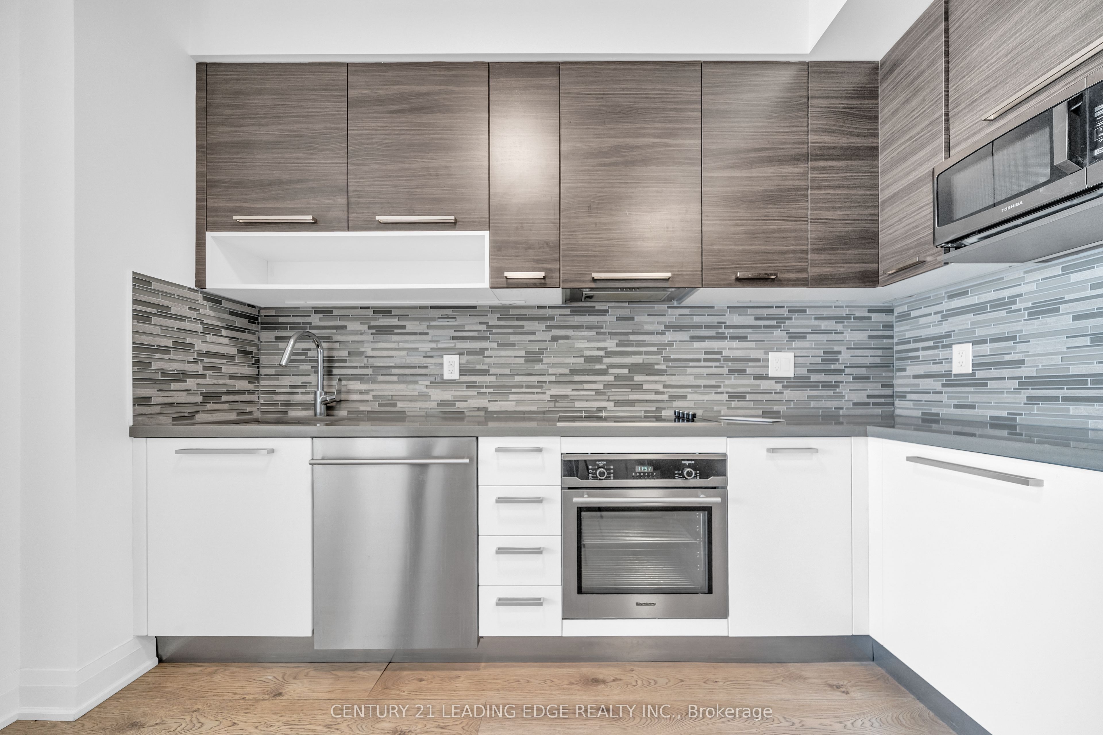 36 Park Lawn Road 2608, Toronto, ON M8Y 3H8 photo 5