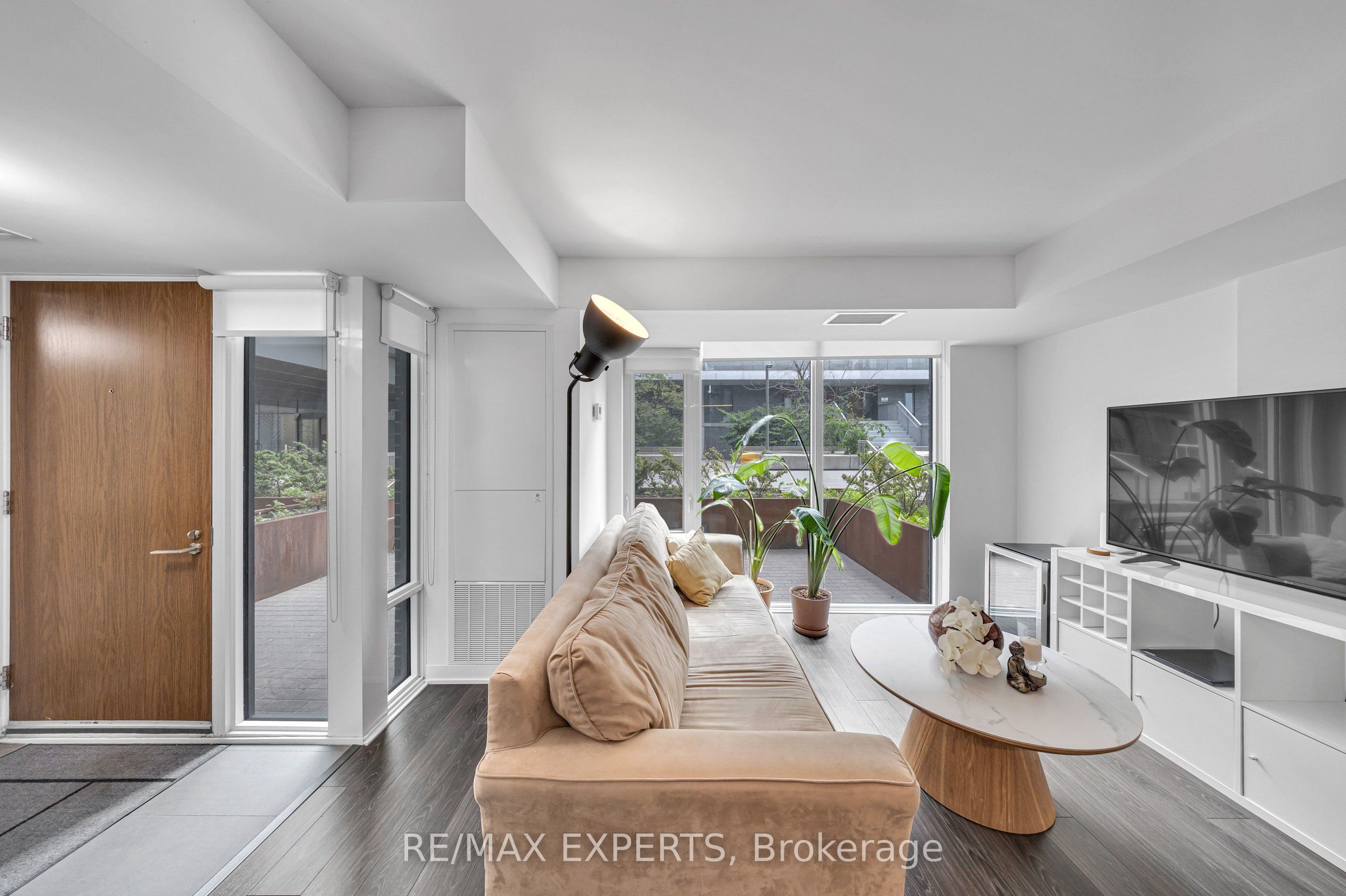 160 Flemington Road E 109, Toronto, ON M6A 0A9 photo 4