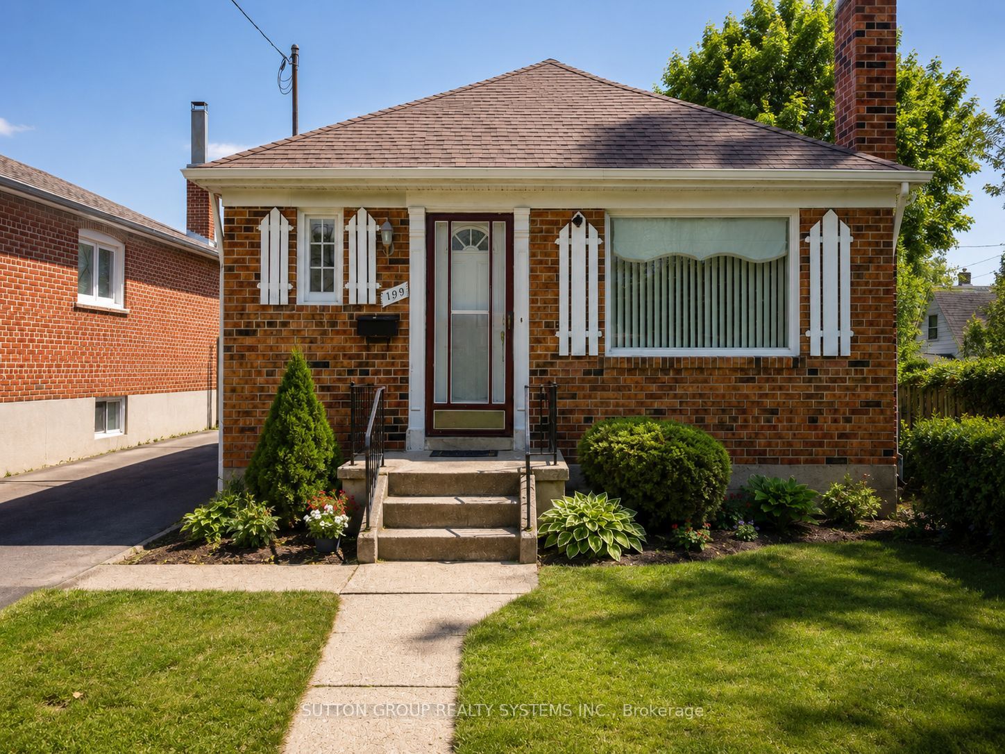 199 Strathnairn Avenue, Toronto, ON M6M 2G6